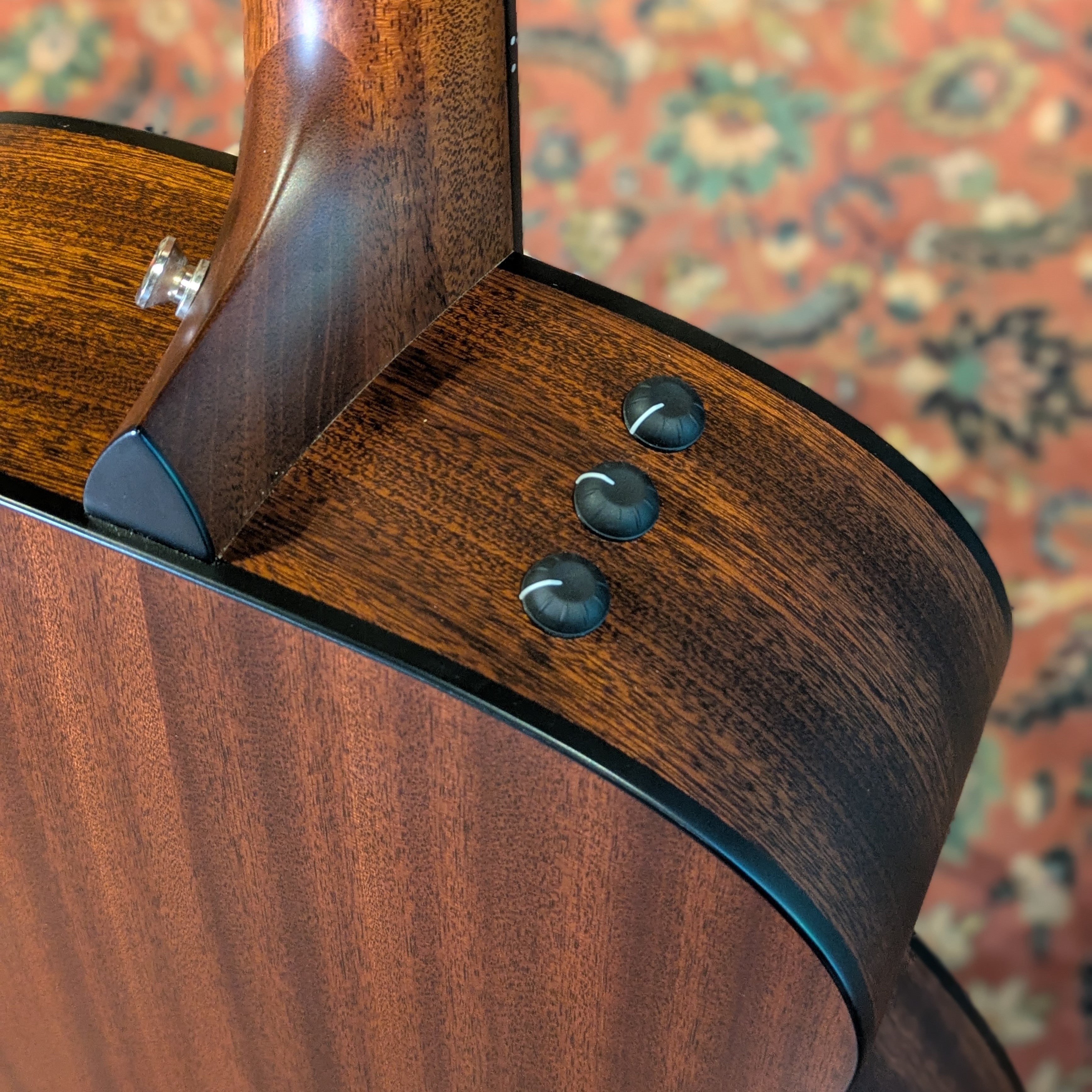 Taylor 326e Baritone-6 LTD