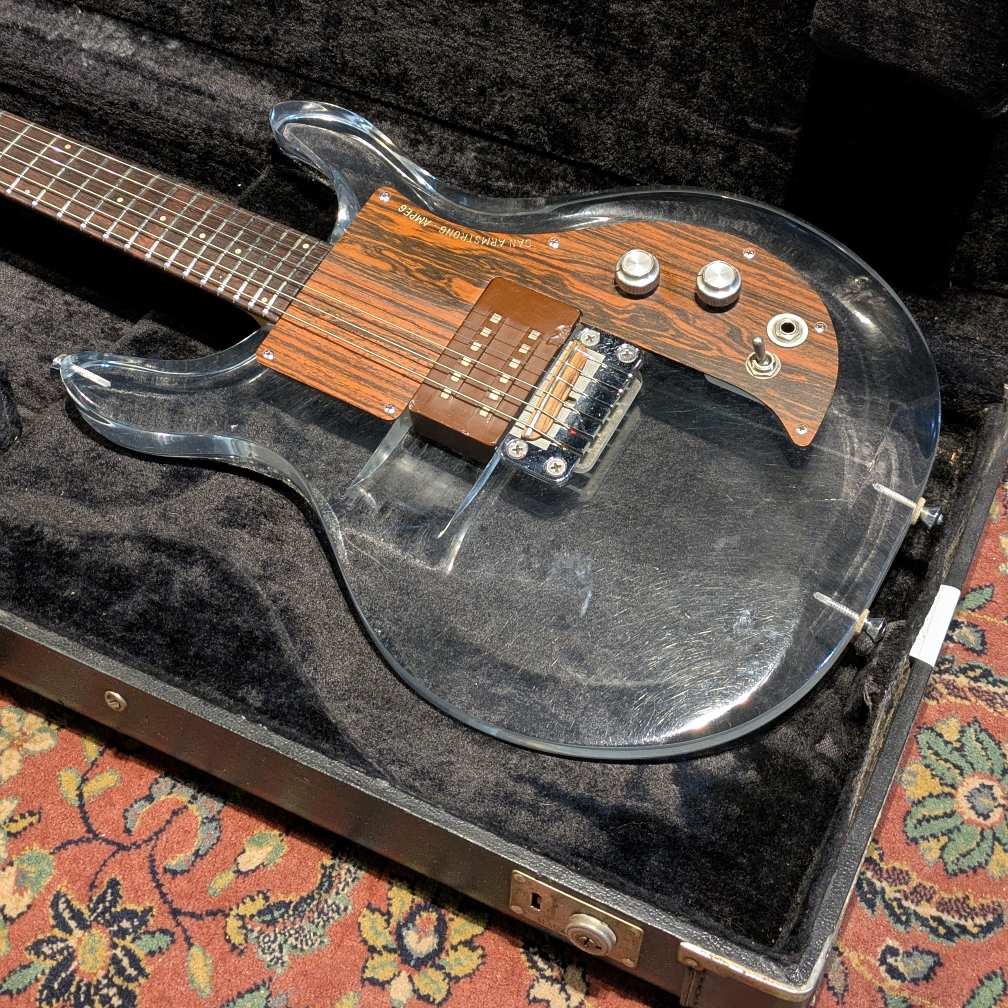 Ampeg Dan Armstrong Lucite Guitar 1971 - Clear
