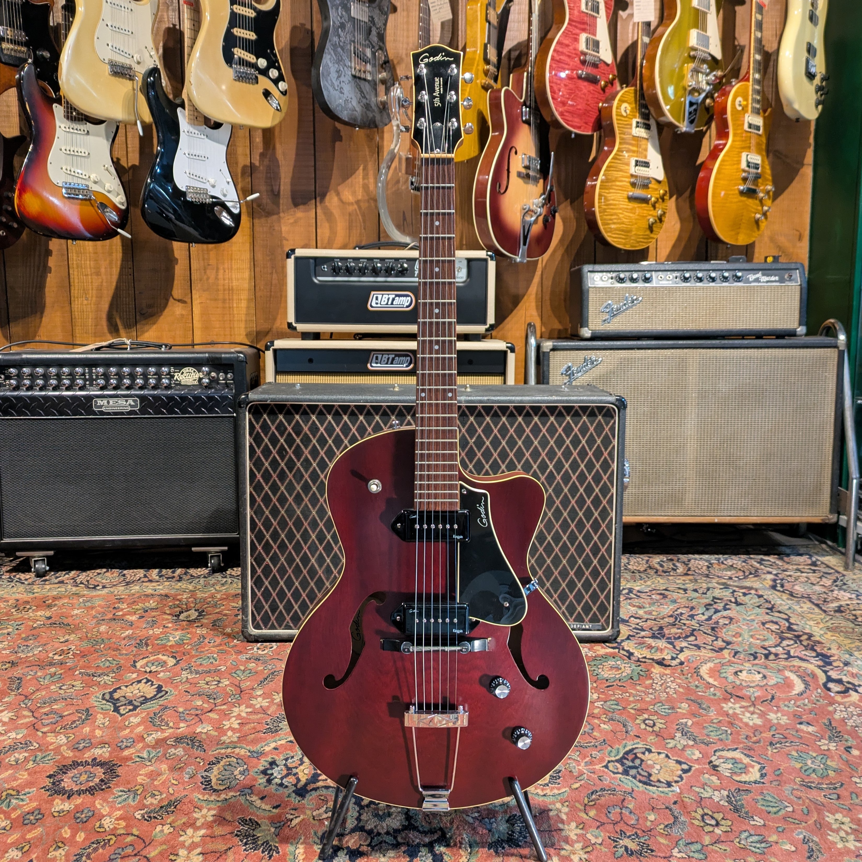 Godin 5th Avenue CW Kingpin II 2010s - Burgundy