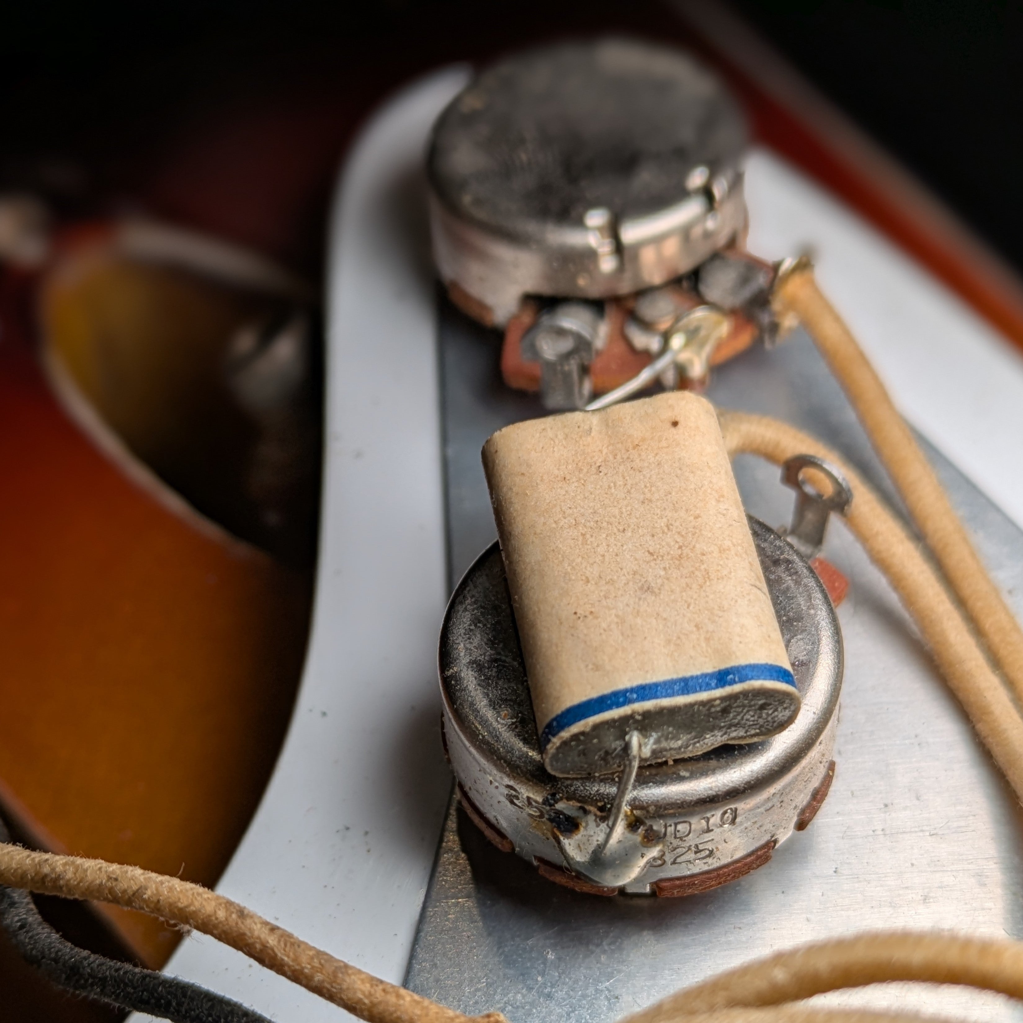 Fender Stratocaster 1958 - 3 Tone Sunburst