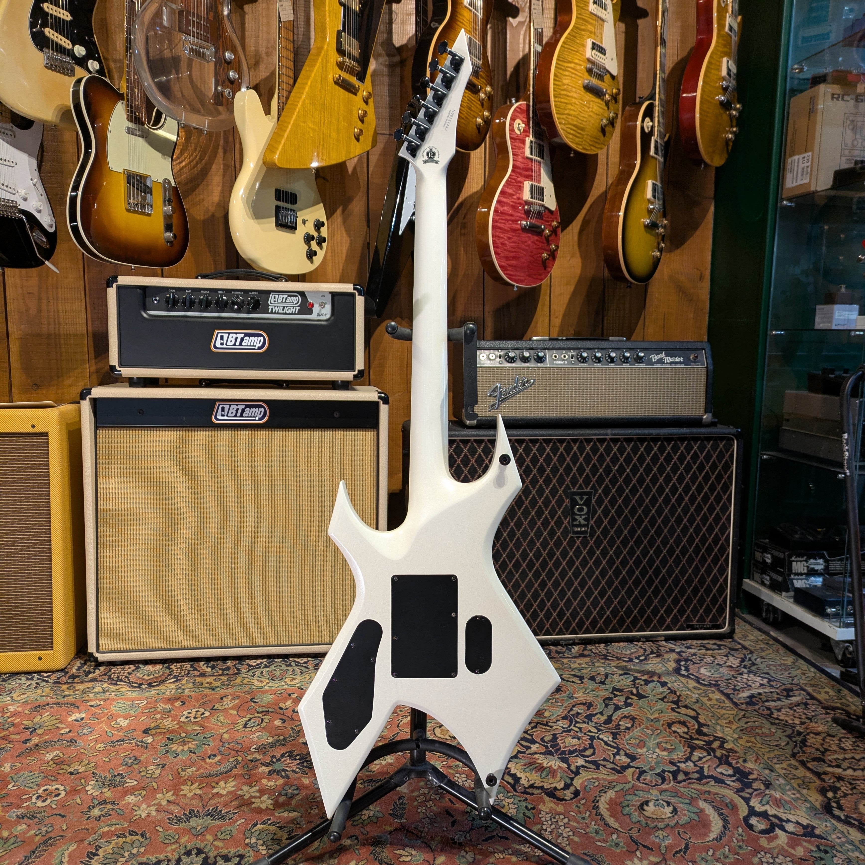B.C. Rich Warlock NJ DLX 2012 - Pearl White
