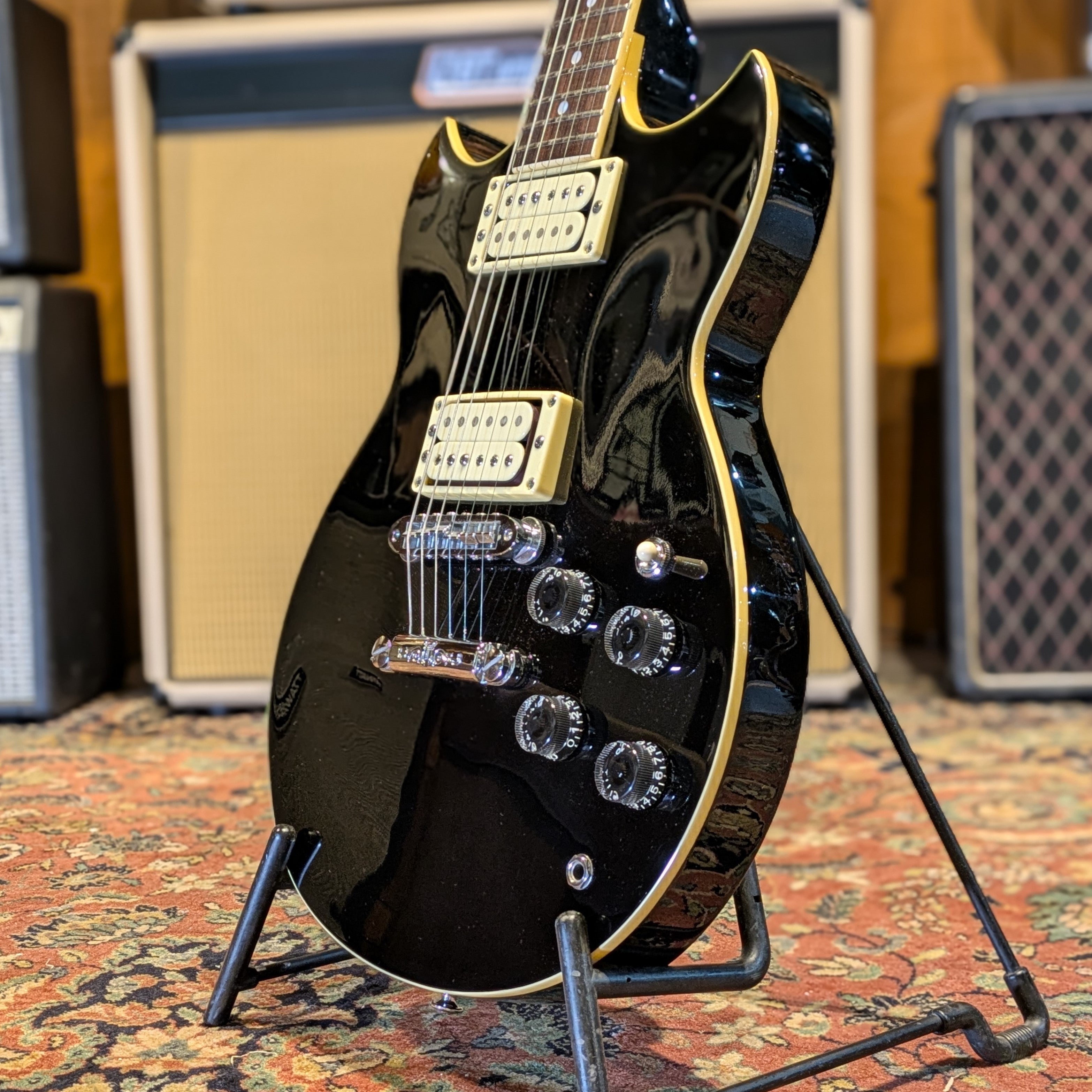 Yamaha SG-300 - Black