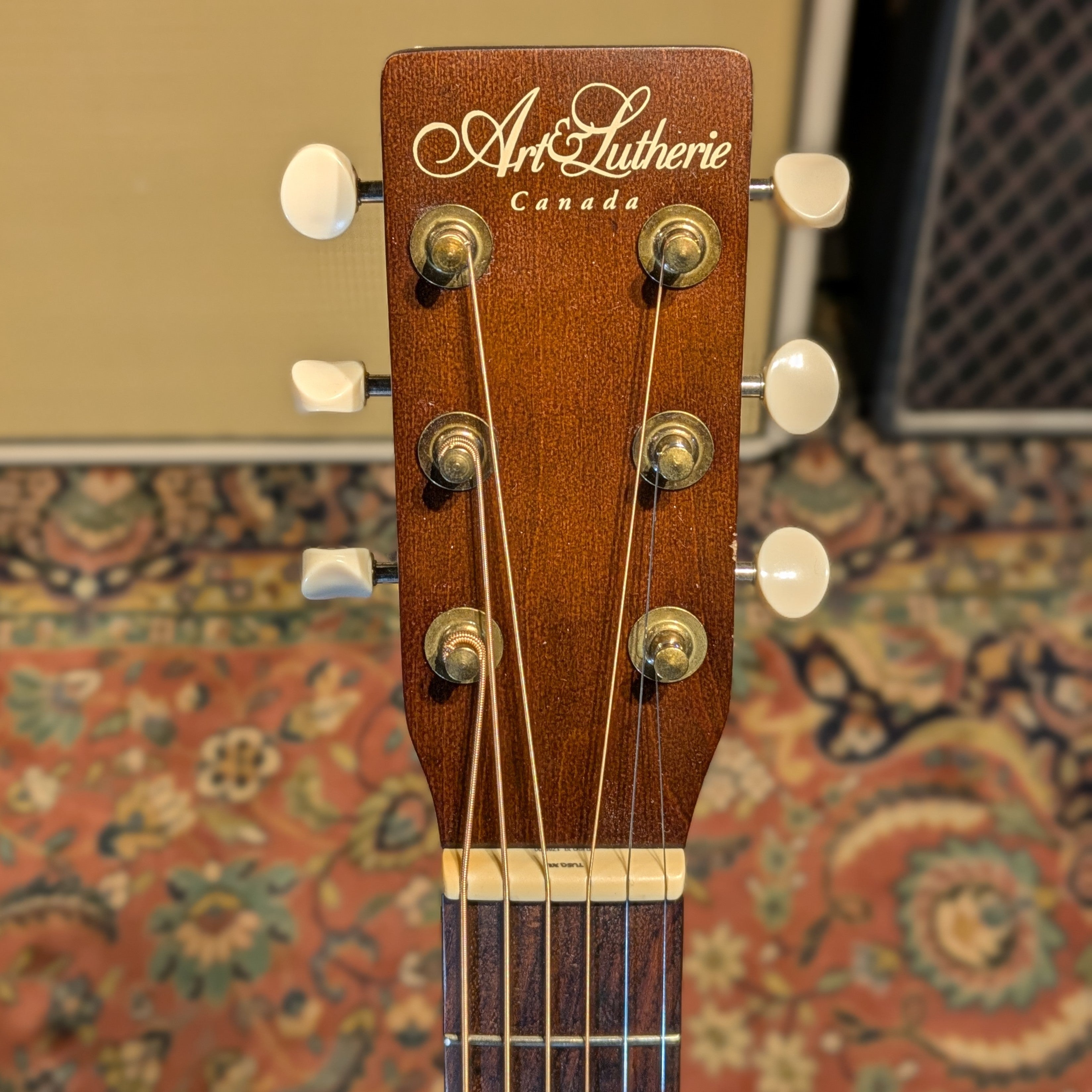 Art & Lutherie Roadhouse Parlor with Electronics - Faded Black