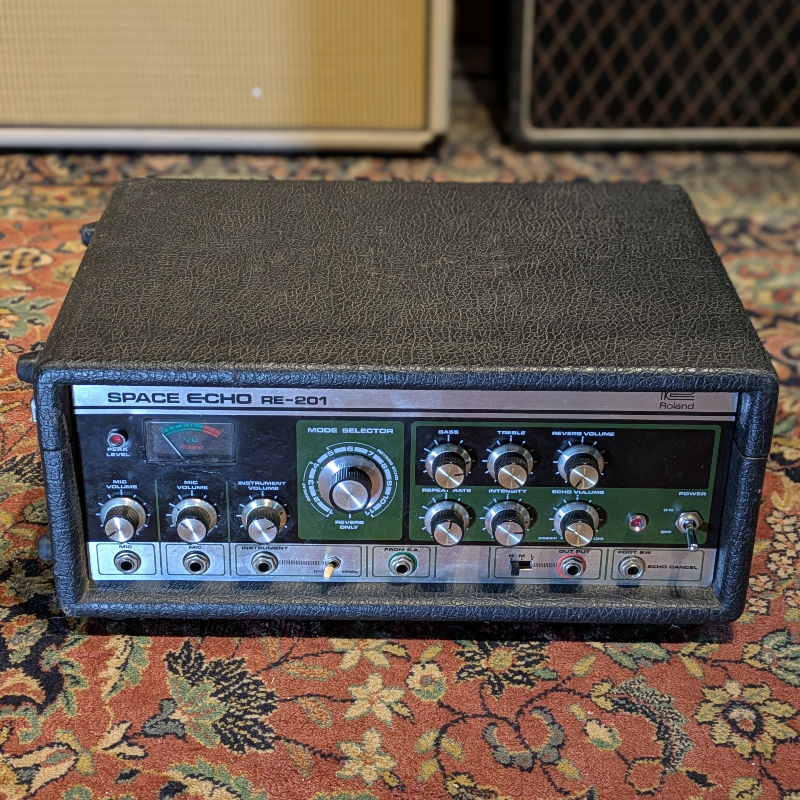 Roland RE-201 Space Echo Tape Delay / Reverb (Serviced) 1974 - 1988 - Black