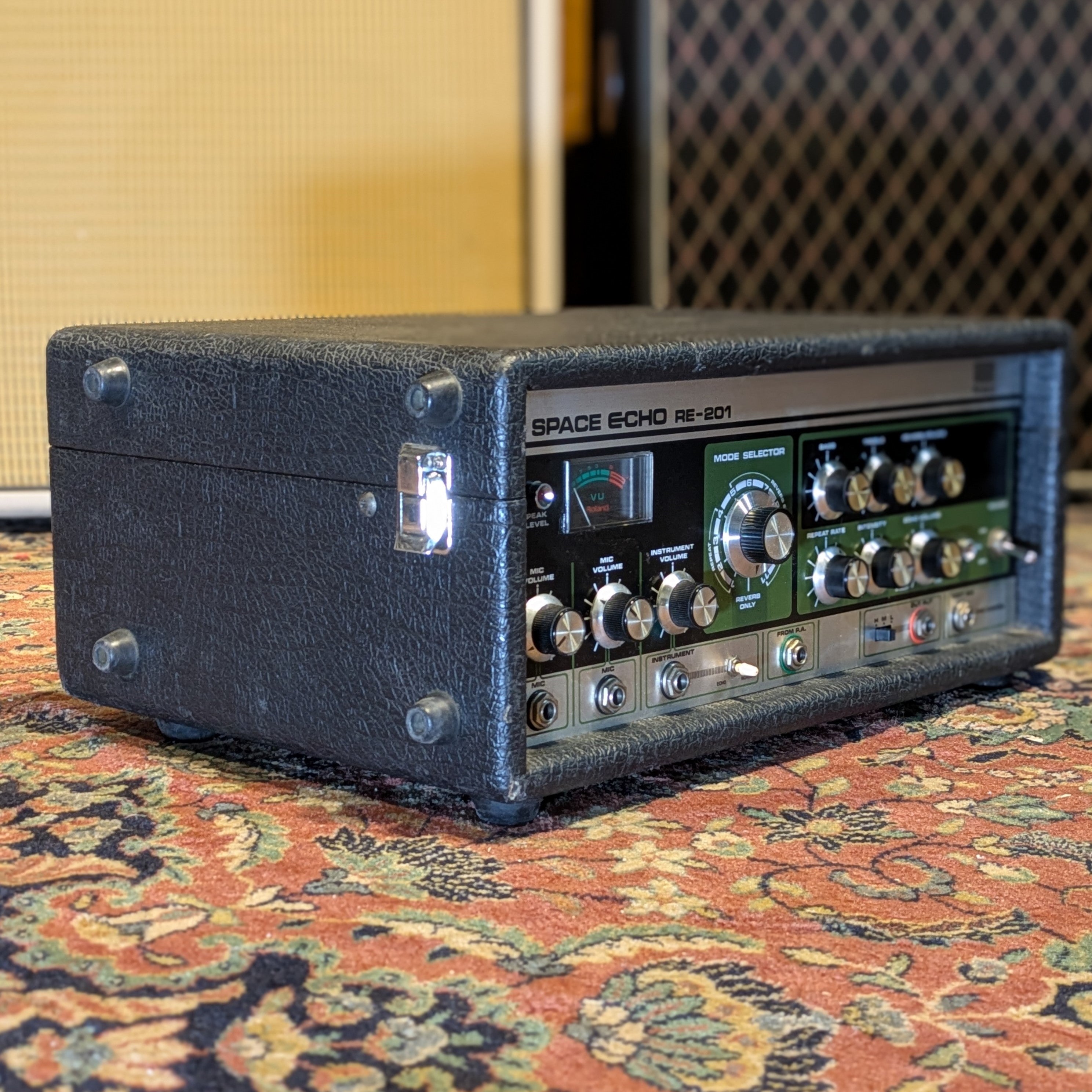 Roland RE-201 Space Echo Tape Delay / Reverb (Serviced) 1974 - 1988 - Black