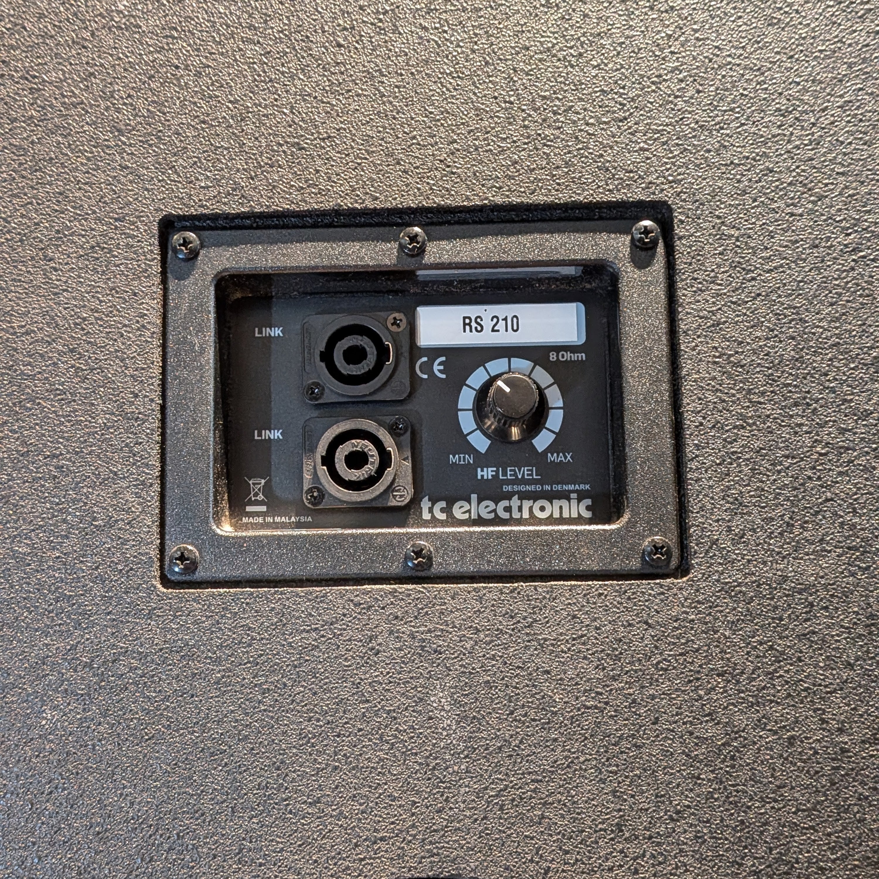 TC Electronic RS210 Vertical Stacking 2x10" 400w Bass Cab