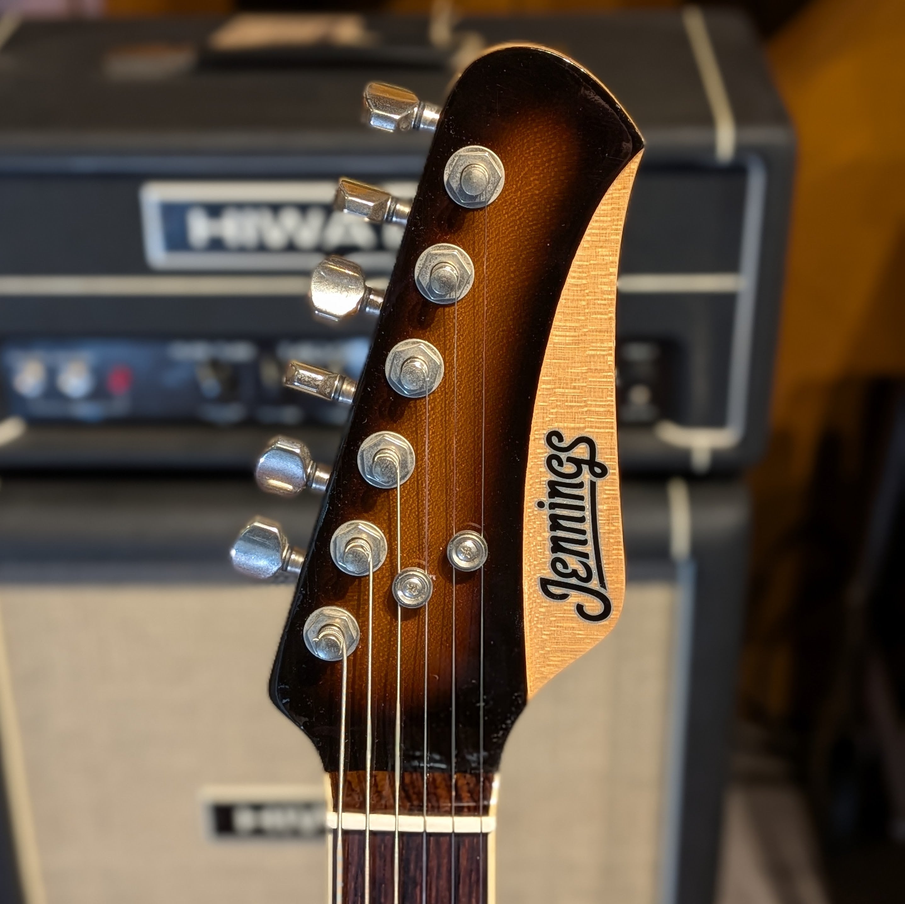 Jennings Voyager Deluxe - 2-Tone Sunburst with Gold Foil Pickups