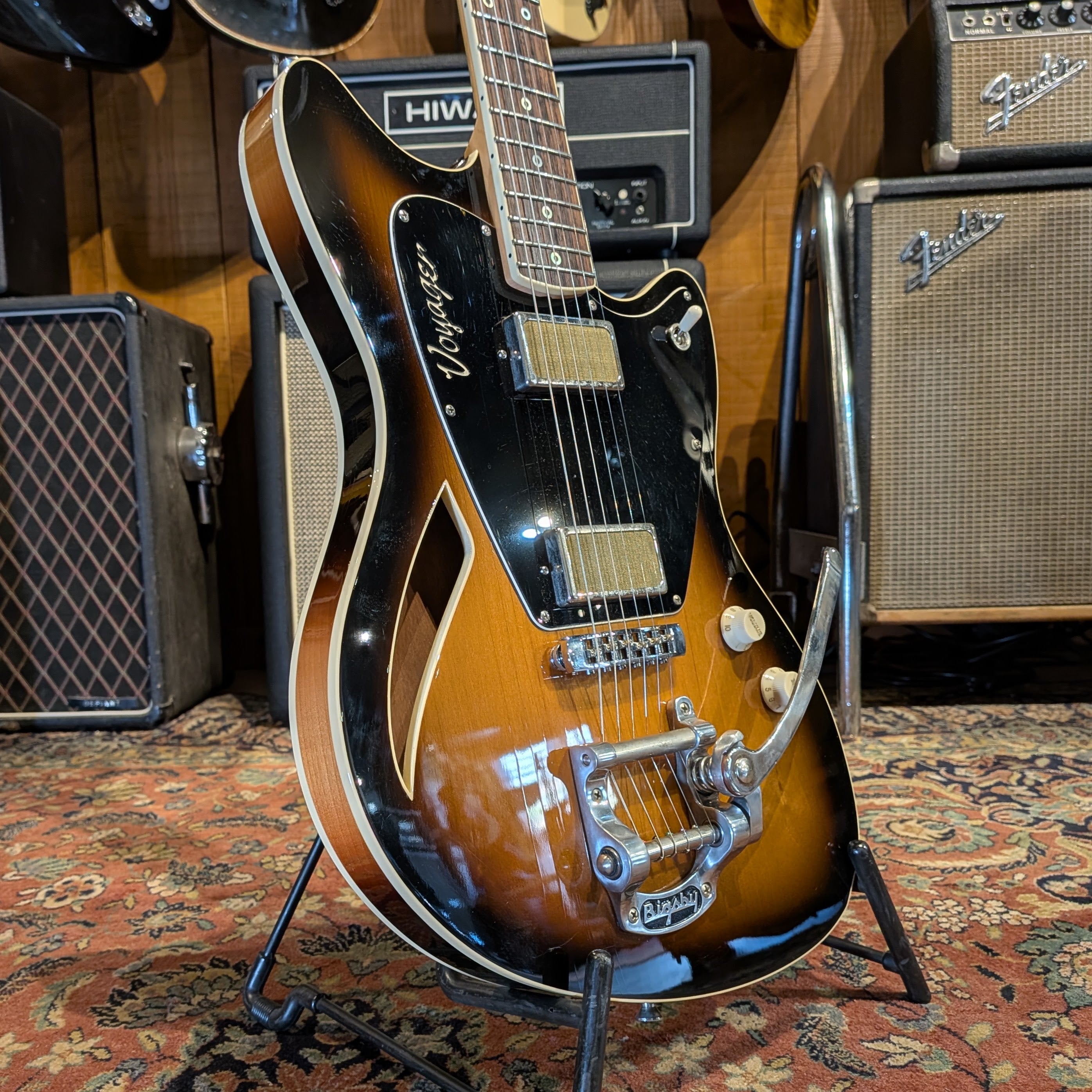 Jennings Voyager Deluxe - 2-Tone Sunburst with Gold Foil Pickups
