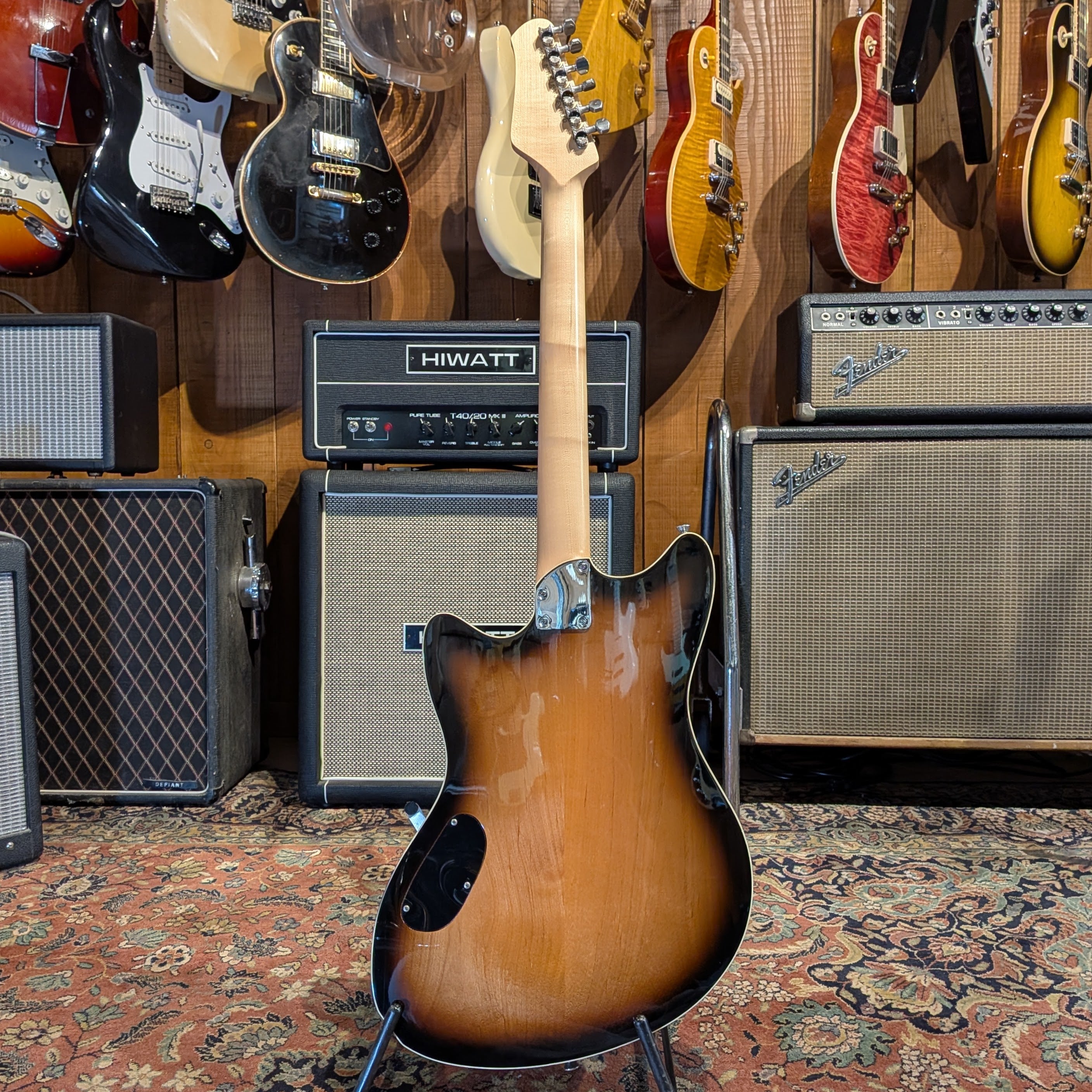 Jennings Voyager Deluxe - 2-Tone Sunburst with Gold Foil Pickups