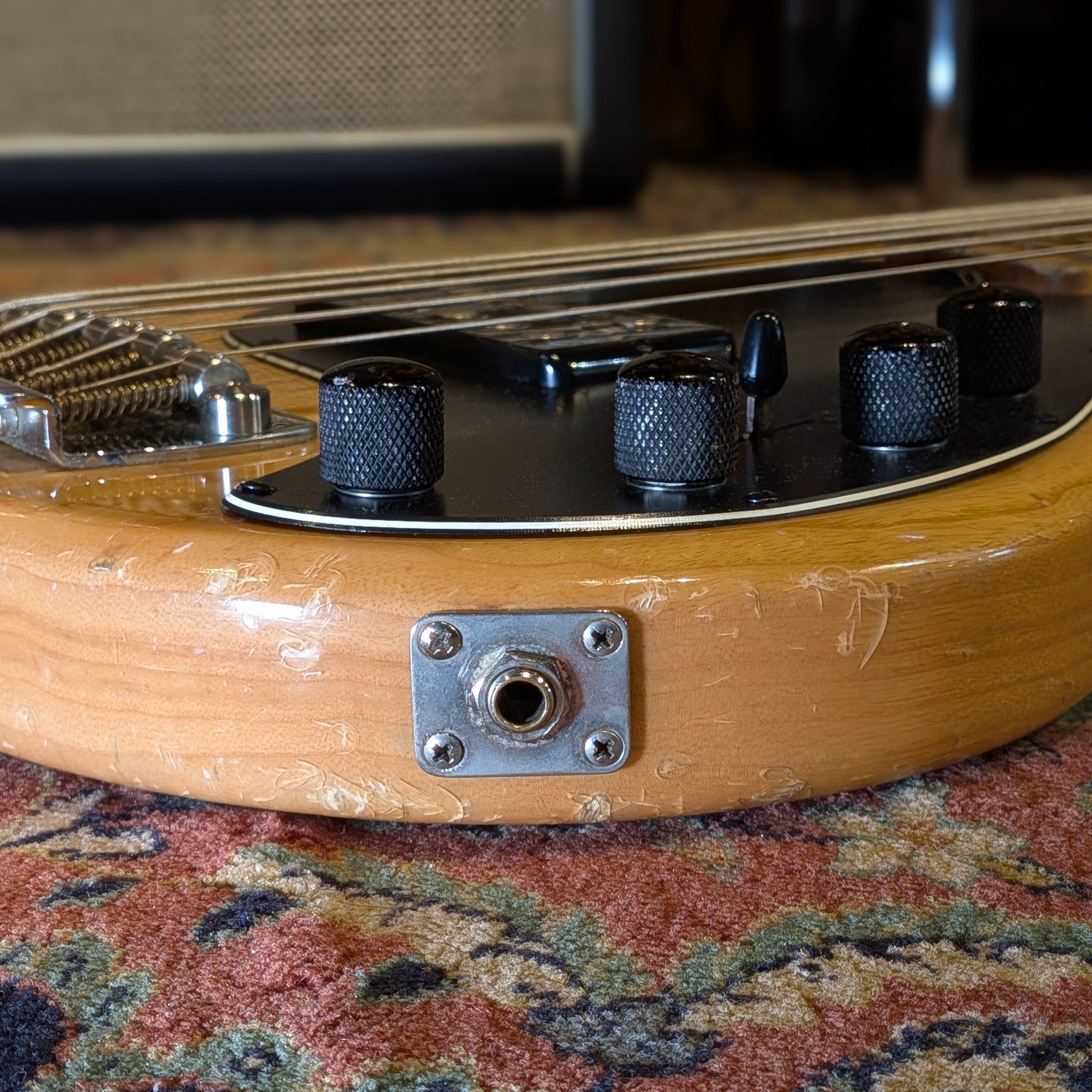 Ernie Ball Music Man StingRay 5 H with Maple Fretboard 1993 - Natural