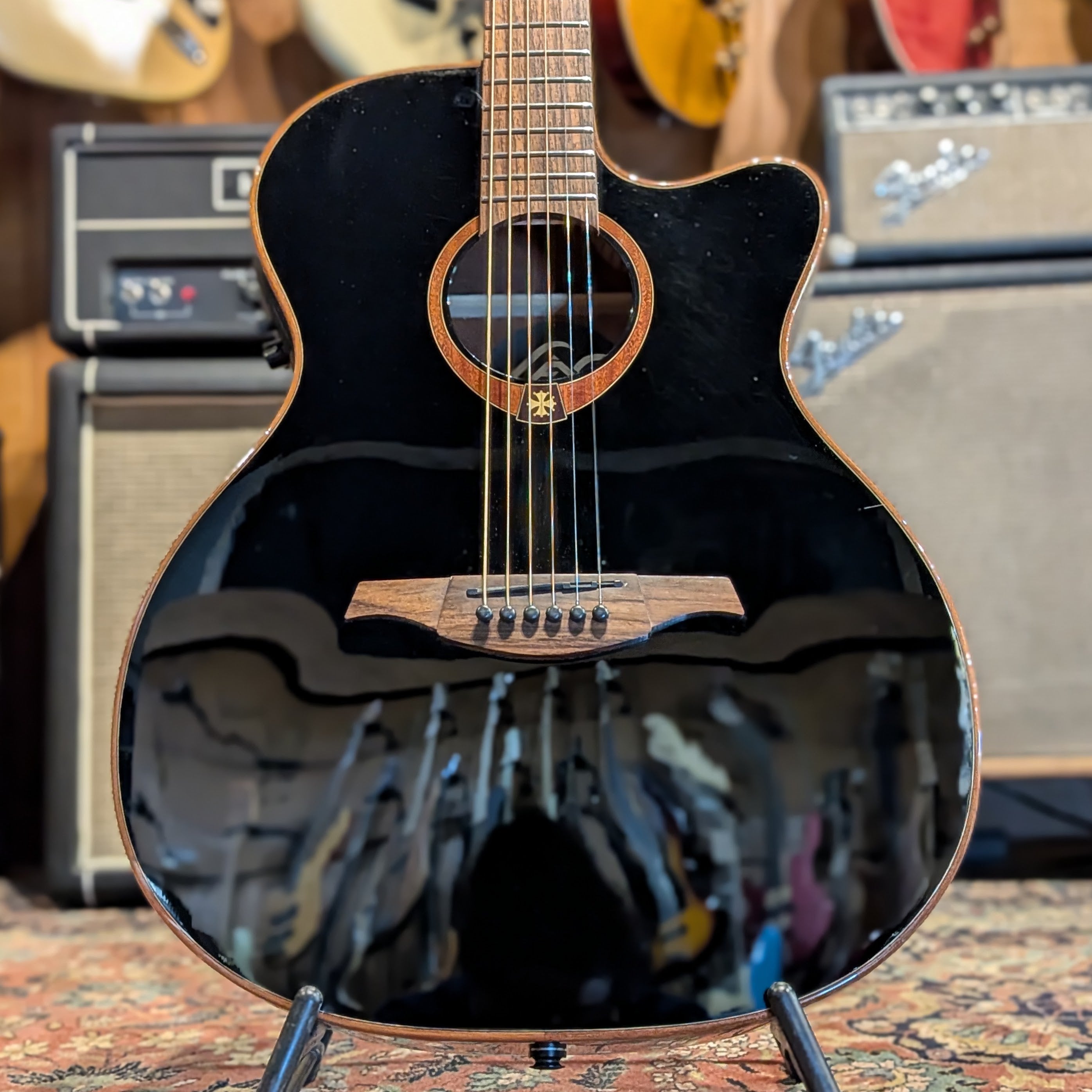 Lag T-100ACE-BLK Auditorium with Electronics - Black