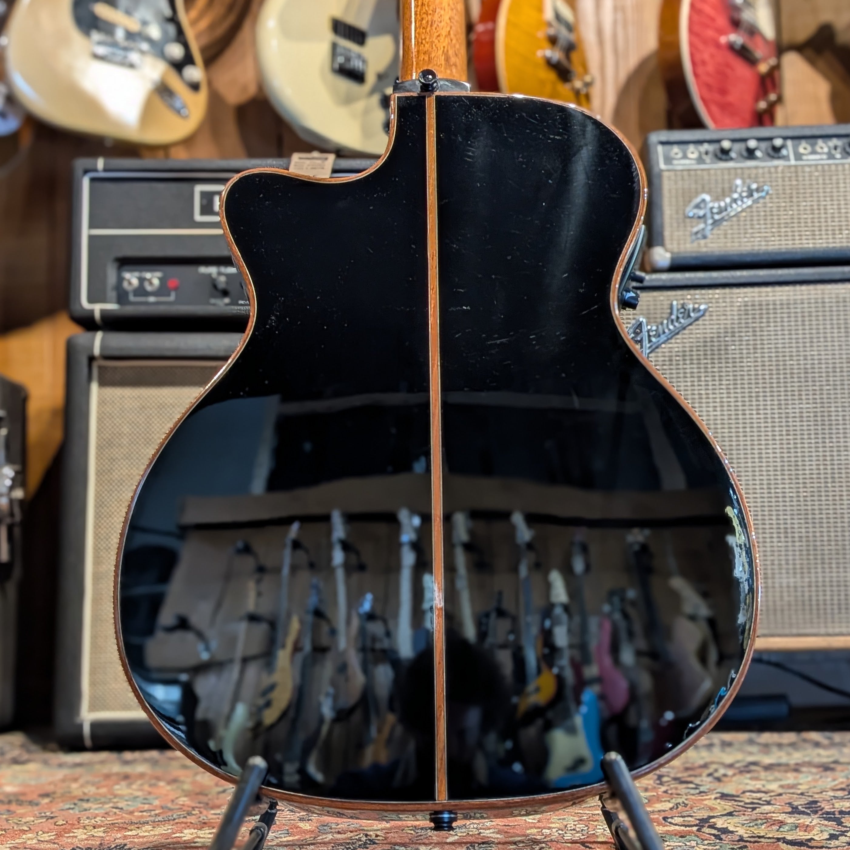 Lag T-100ACE-BLK Auditorium with Electronics - Black