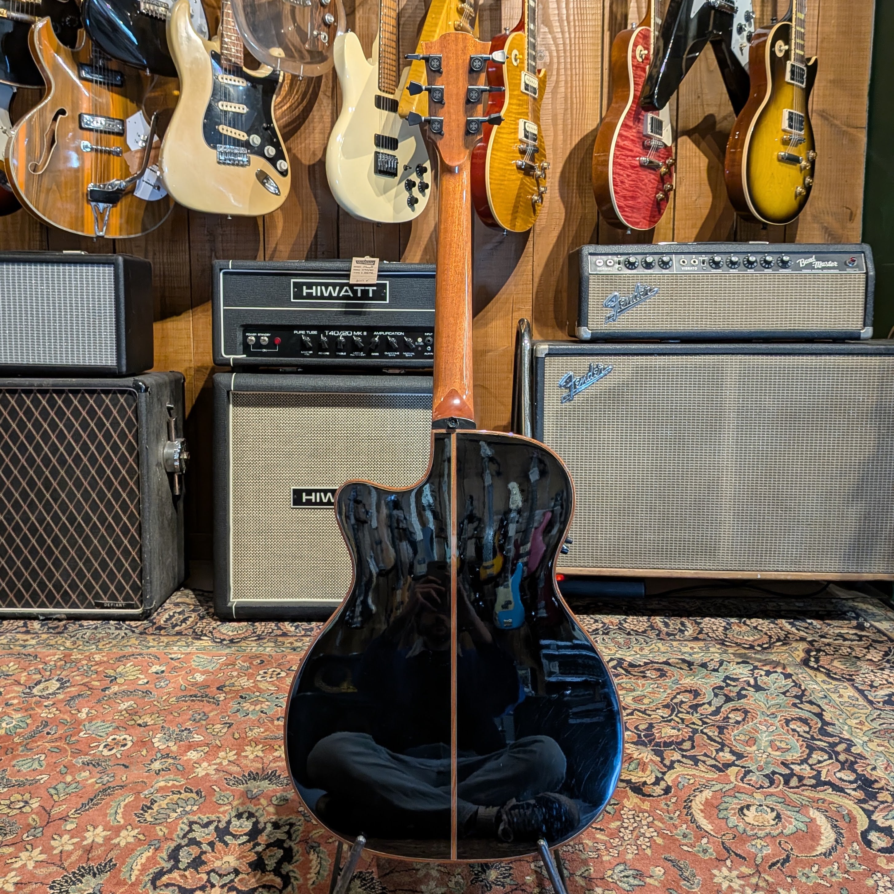 Lag T-100ACE-BLK Auditorium with Electronics - Black