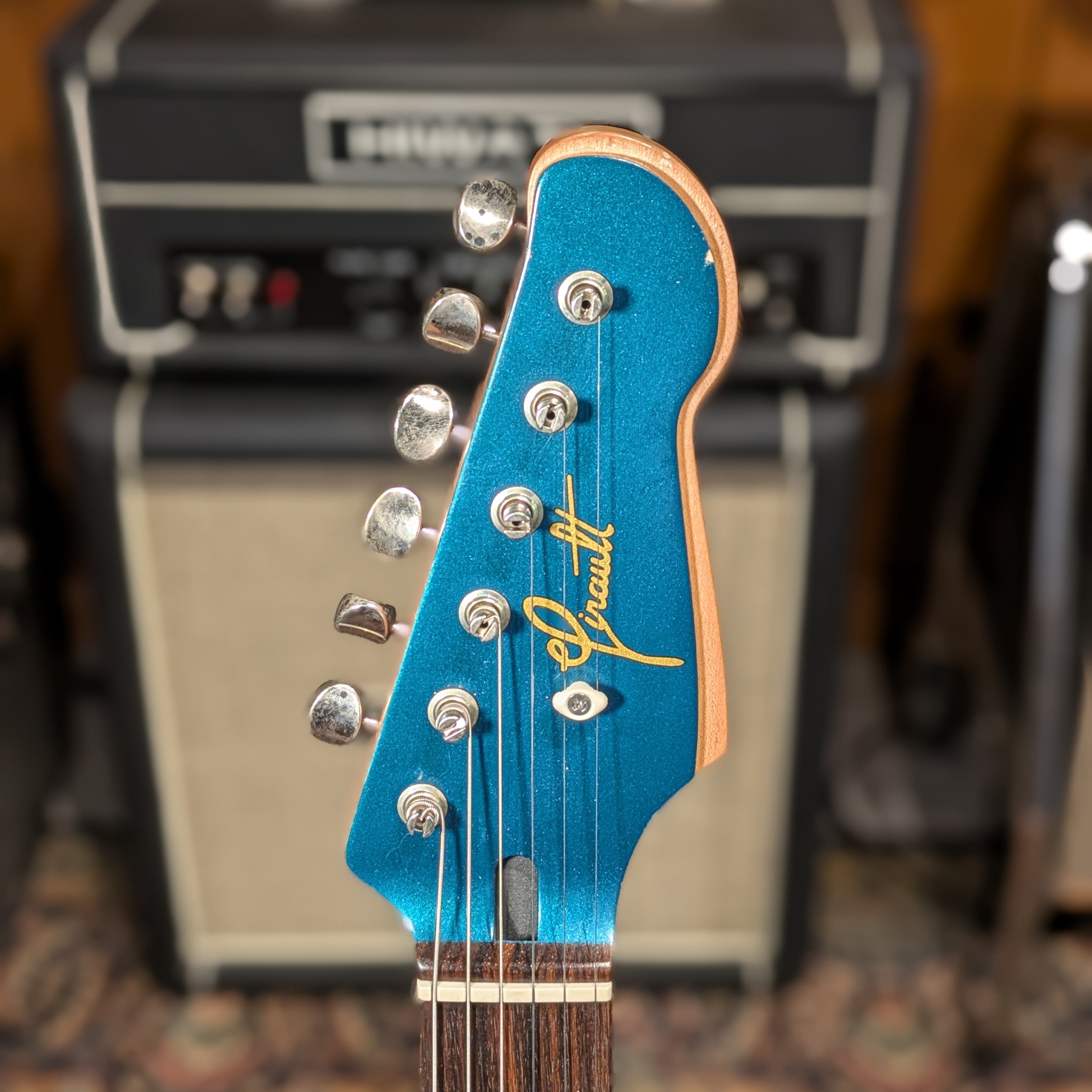 Girault Guitars California 2024 - Ocean Turquoise Relic Bigsby + configuration micros Dynasonic