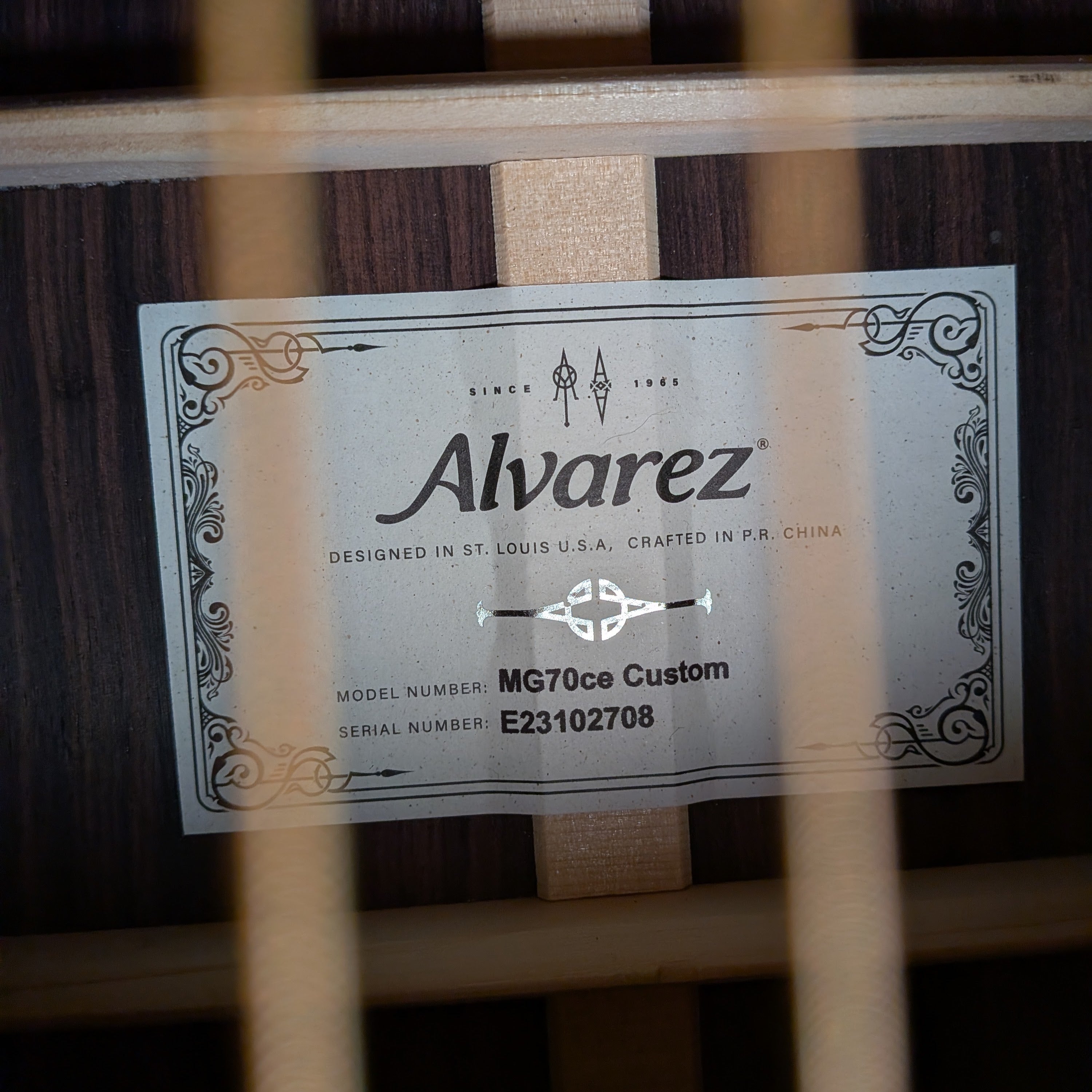 Alvarez Masterworks MG70ce Custom Grand Auditorium