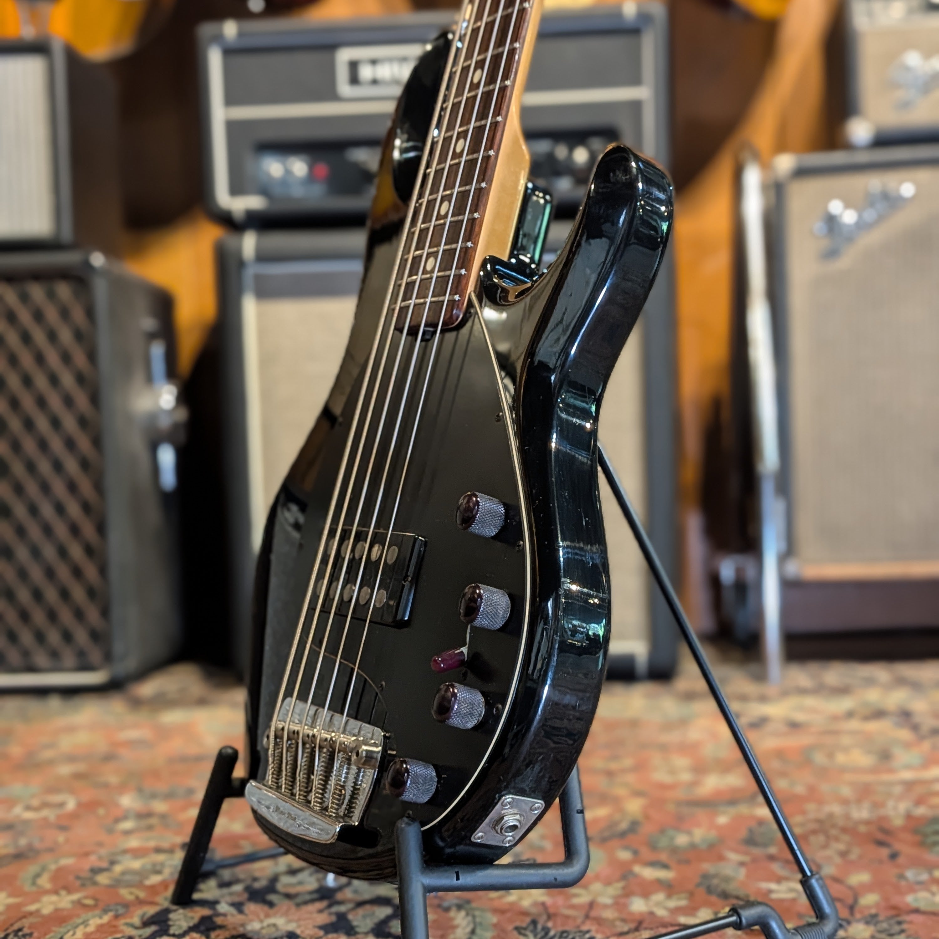 Ernie Ball Music Man StingRay 5 H with Rosewood Fretboard 1990 - Black