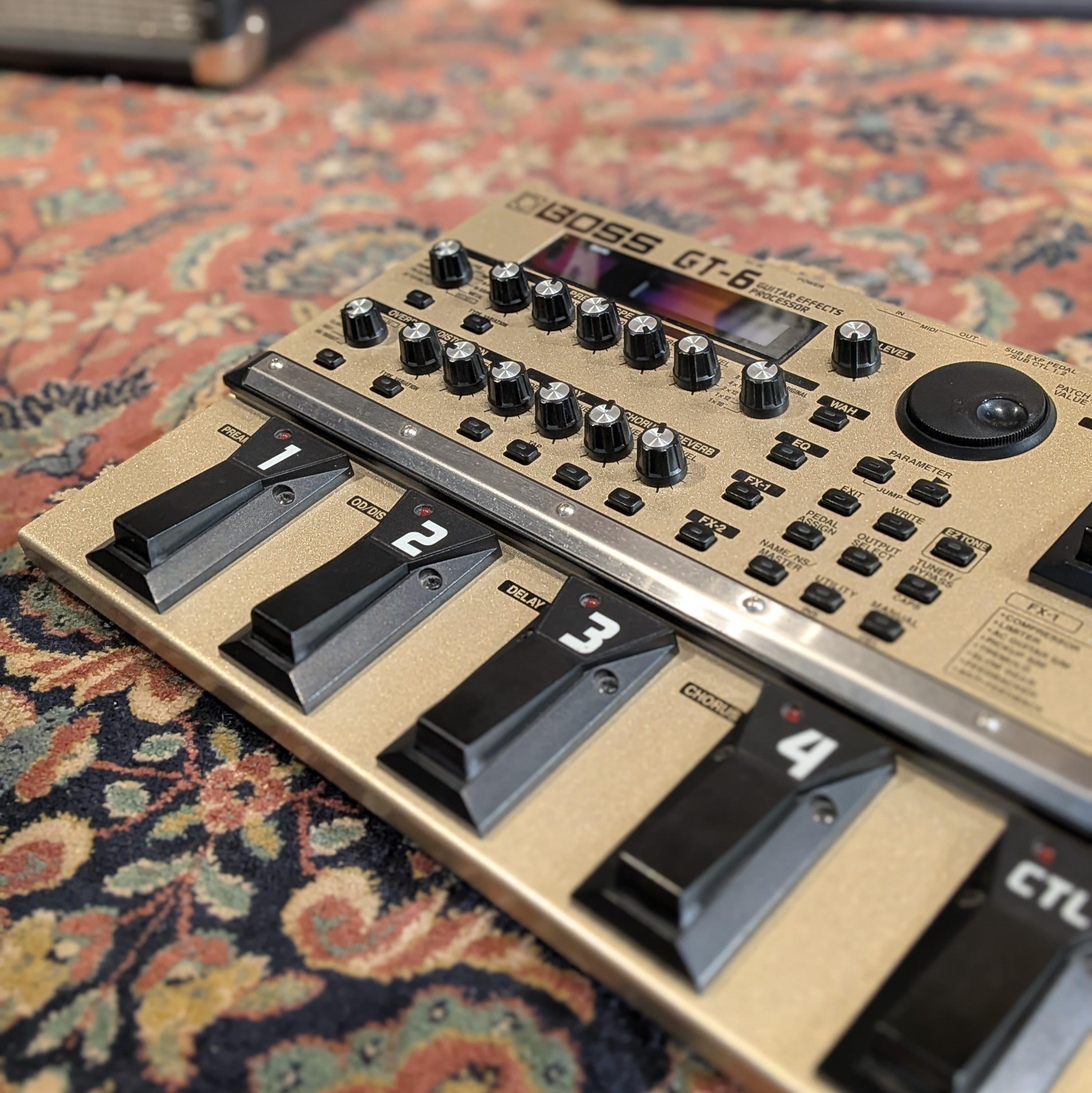 Boss GT-6 Multi-Effect Unit - Gold