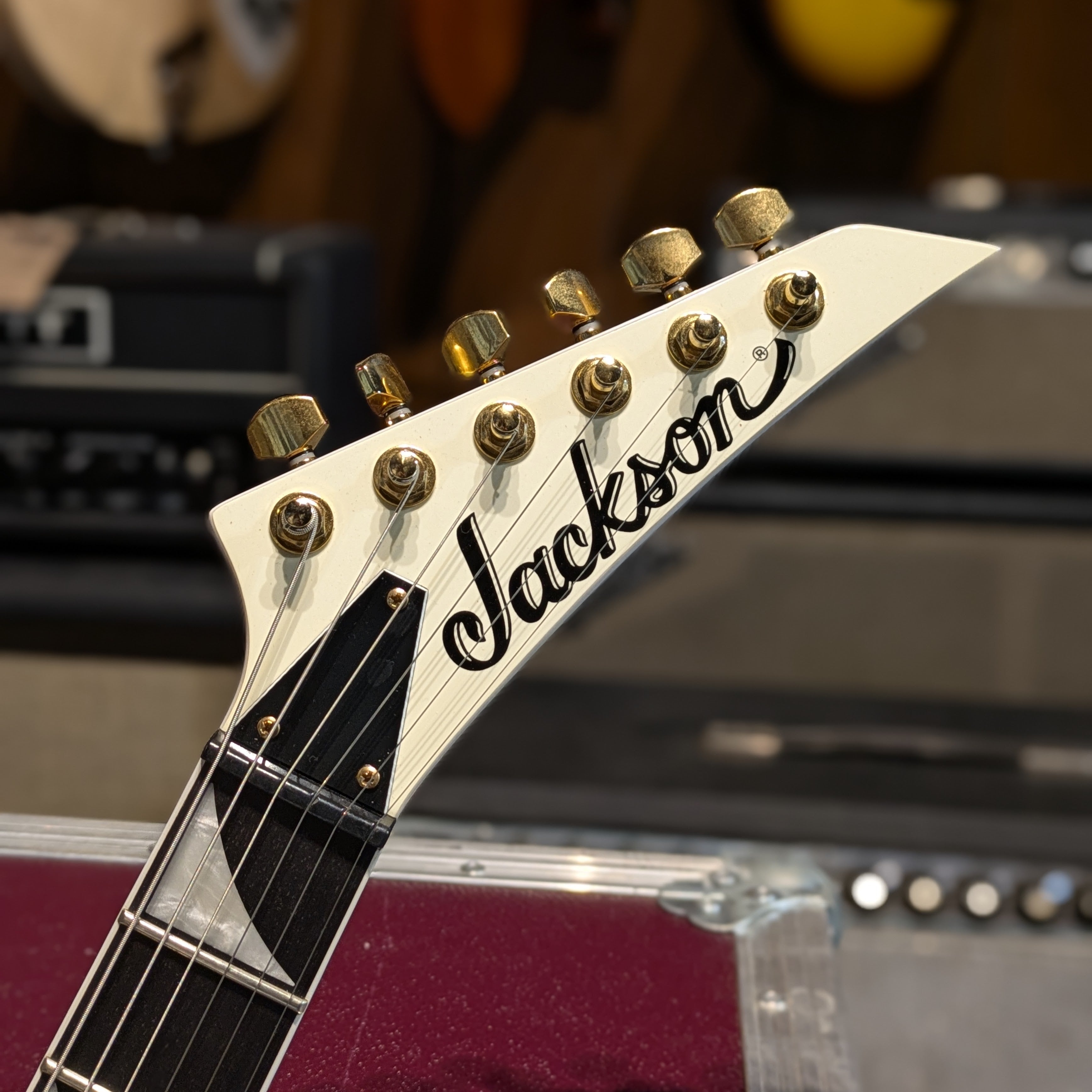 Jackson Pro Series RRT-3 Rhoads 2024 - Ivory with Black Pinstripes