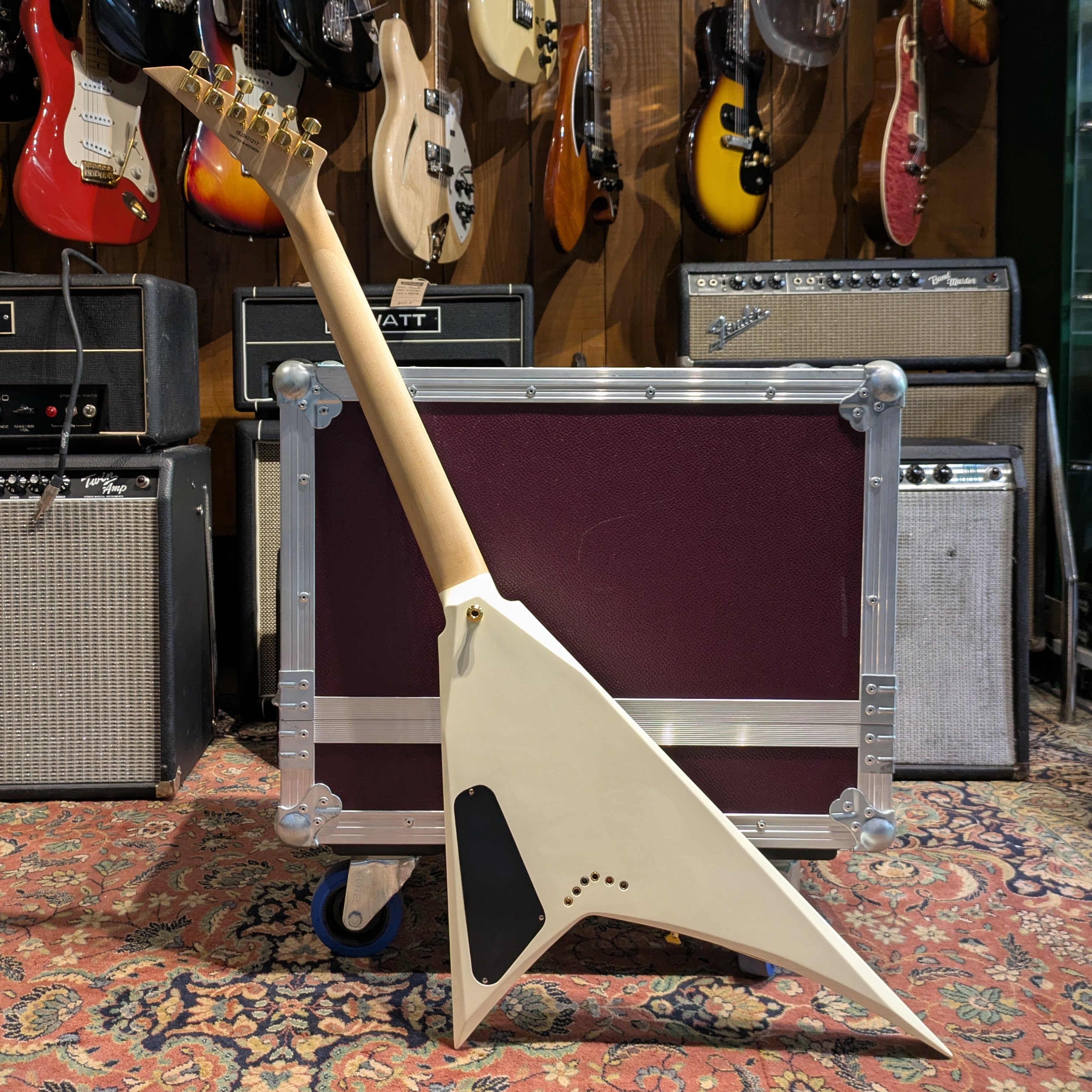 Jackson Pro Series RRT-3 Rhoads 2024 - Ivory with Black Pinstripes
