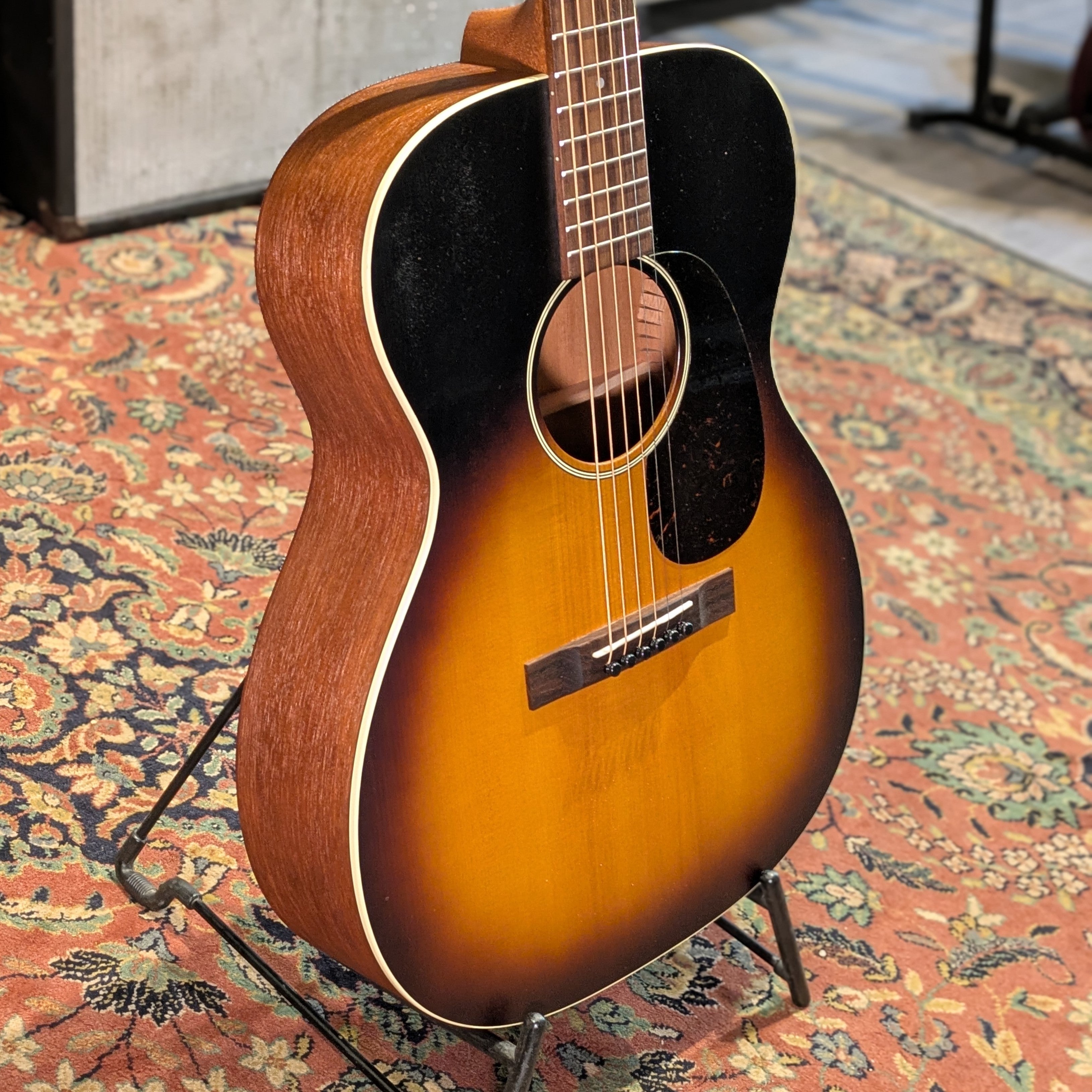 Martin 000-17 Whiskey - Whiskey Sunset
