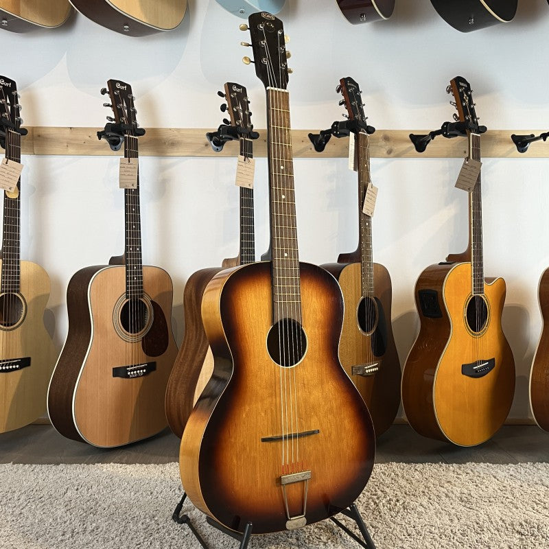 Doris Manouche Parlor