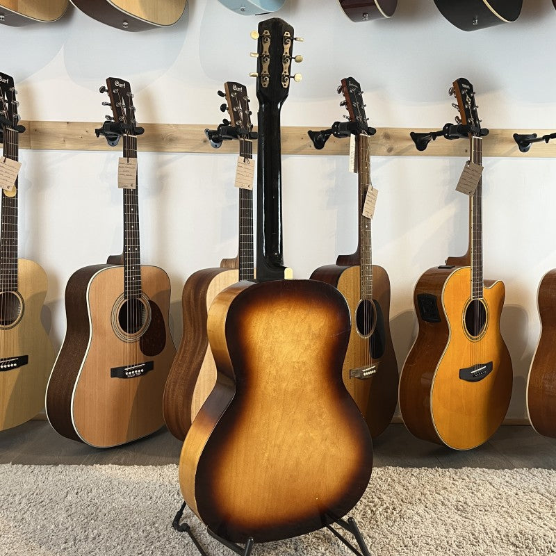 Doris Manouche Parlor