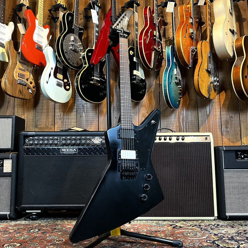 Epiphone Gothic Explorer 2003 (EMG 81)