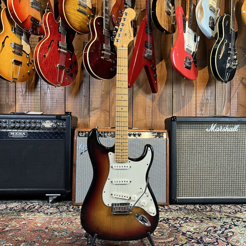 Fender American Deluxe Stratocaster with Maple Fretboard 2002