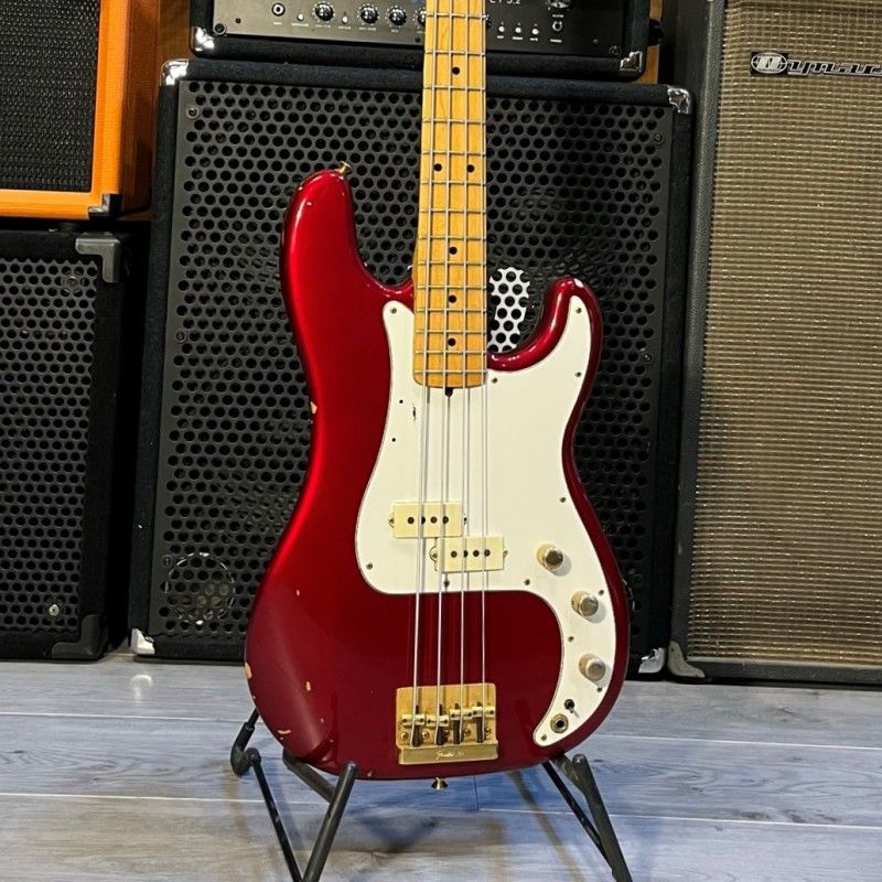 FENDER PRECISION SPECIAL CANDY APPLE RED (1982)
