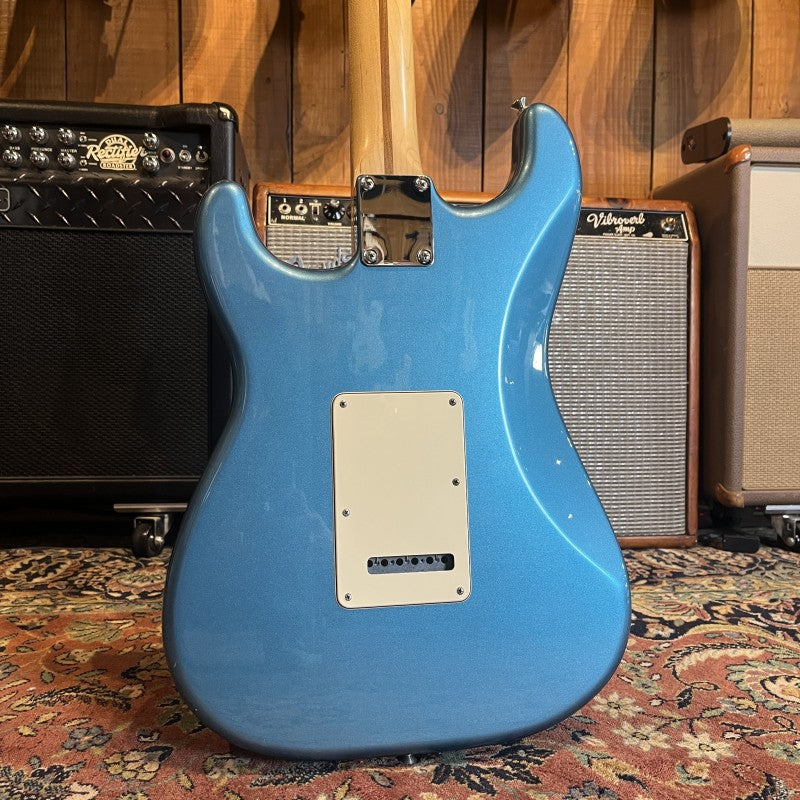 Fender Standard Stratocaster with Maple Fretboard 2014