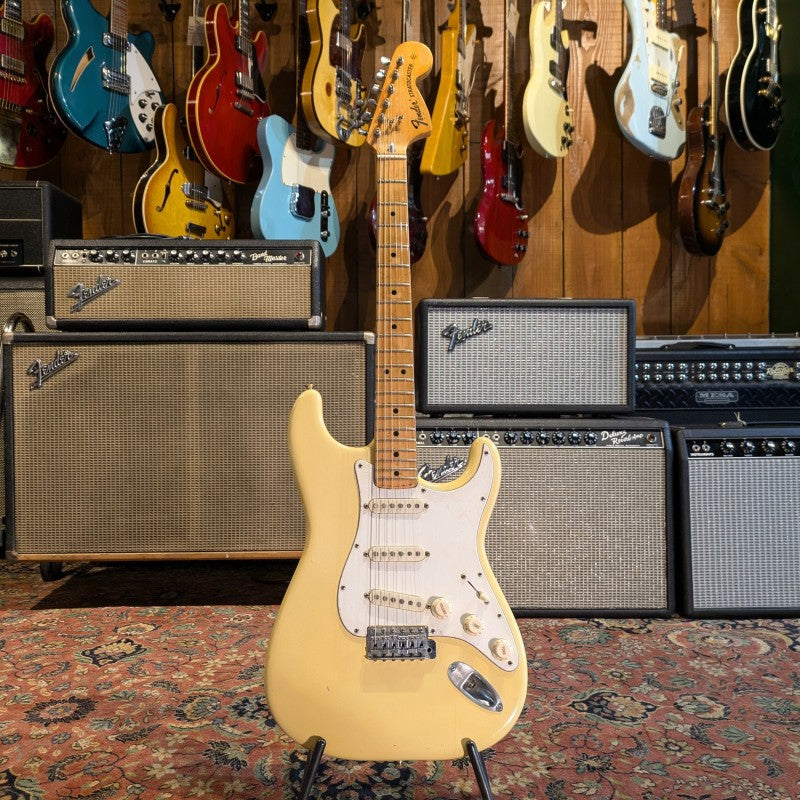 Fender Stratocaster with 3-Bolt Neck, Maple Fretboard 1974 - Refin Blonde