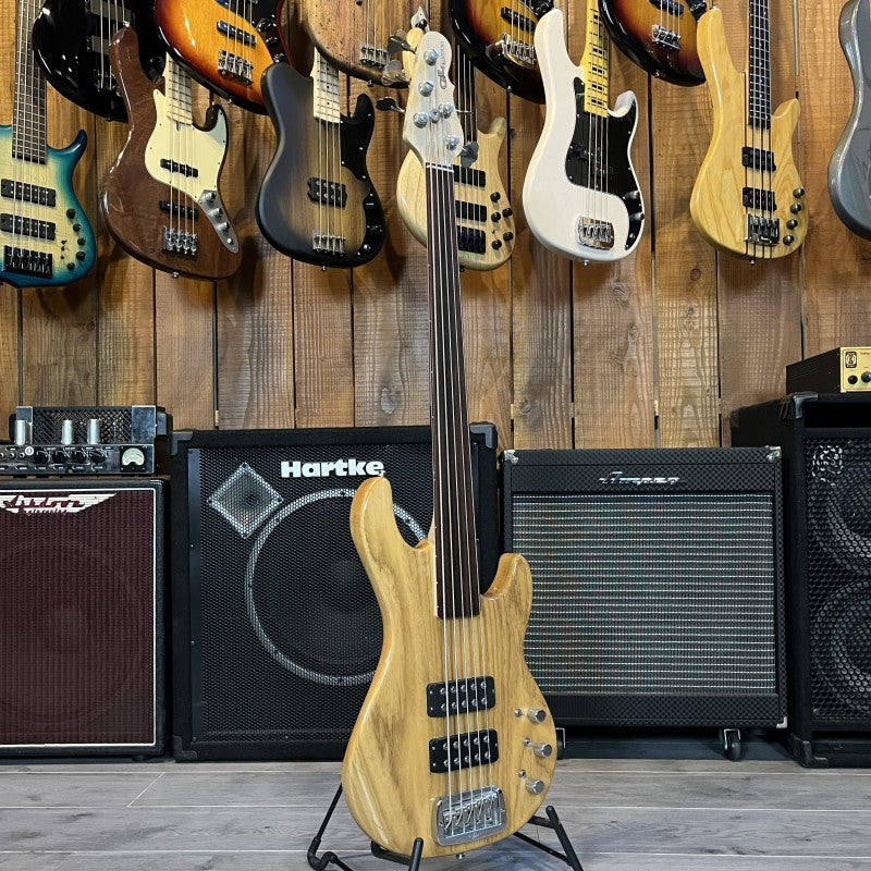 G&L L-2500 Fretless