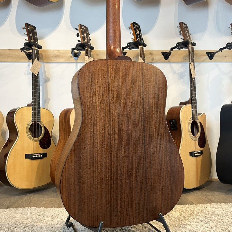 Guild DV-6 (2007) USA