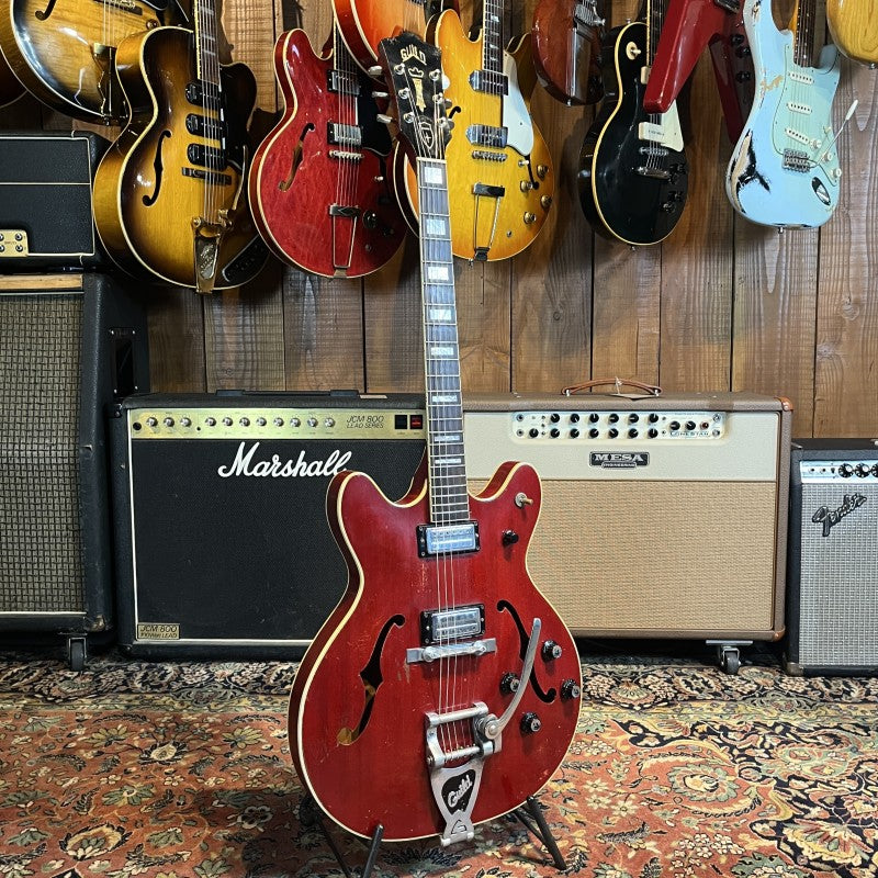 Guild Starfire V Cherry (1967) USA