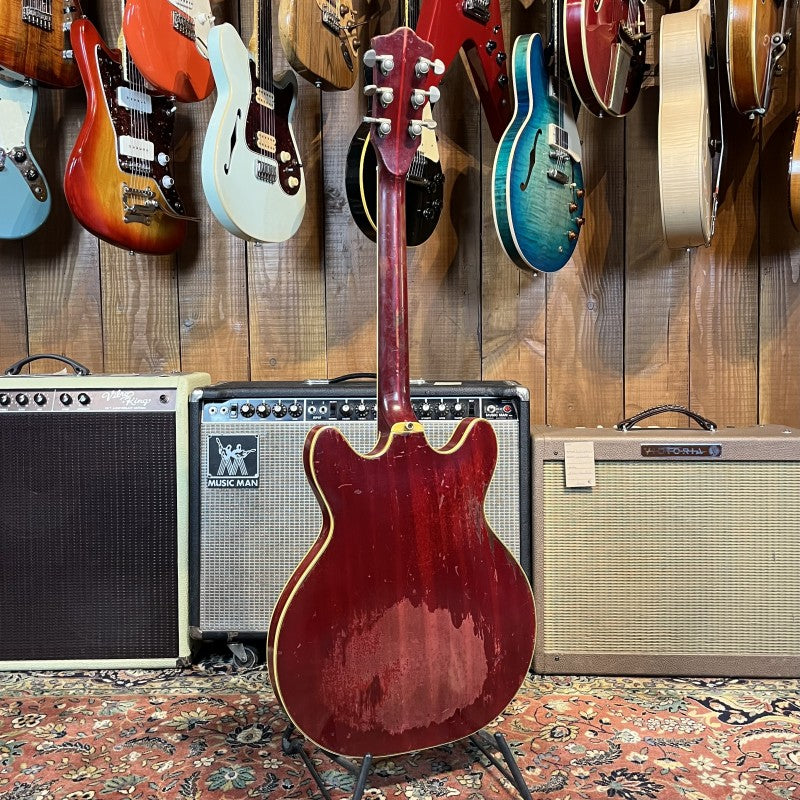 Guild Starfire Cherry V (1966) USA