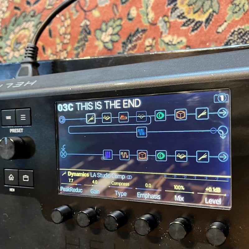 LINE 6 HELIX LT + Mooer footswitch Topper