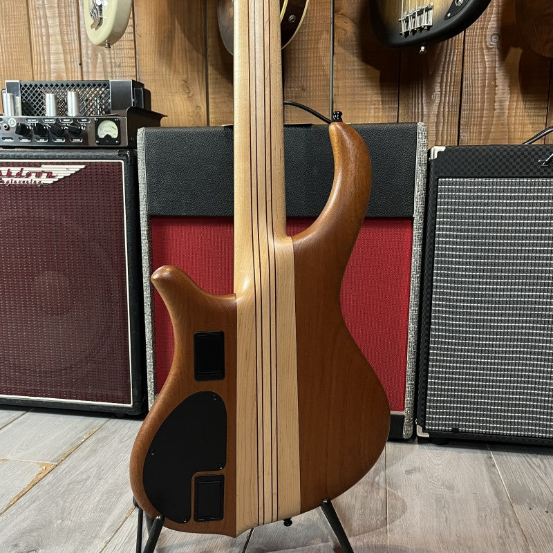 Mayones Slogan 5 CL (2017) Pologne