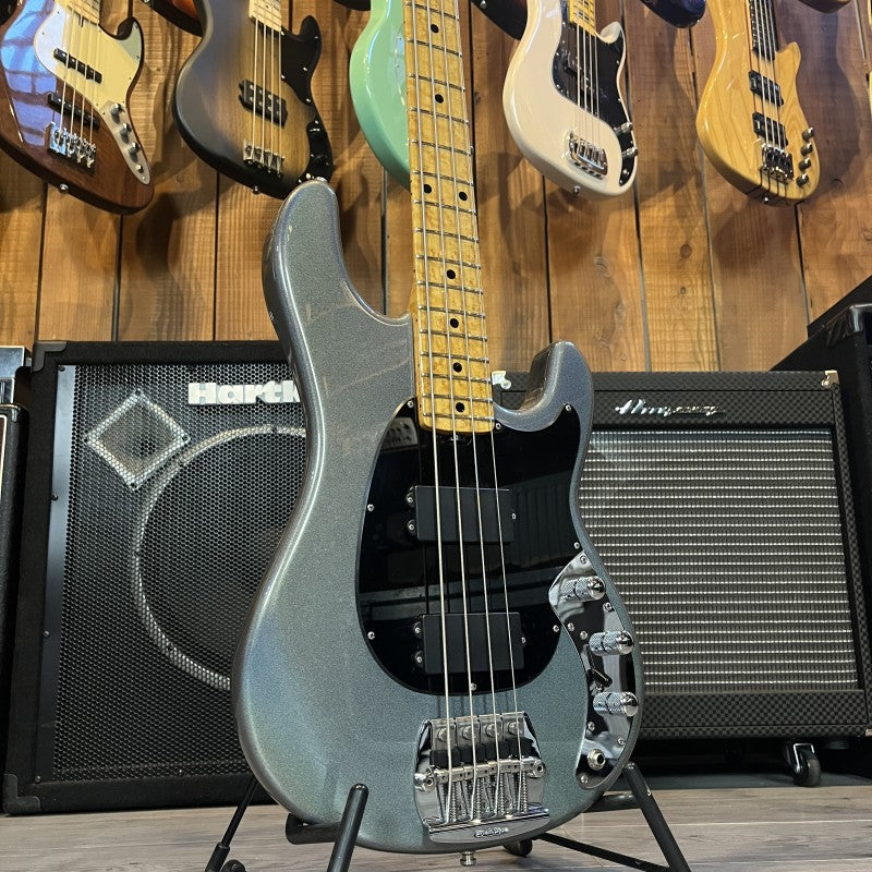 MusicMan Classic Sabre Bass