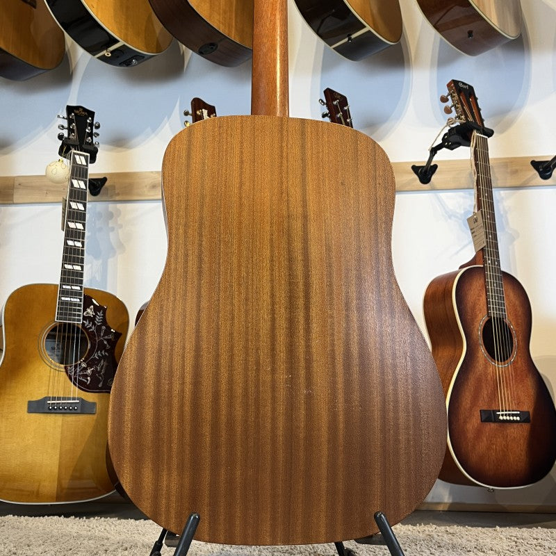 Taylor Big Baby Taylor + Fishman Pickup