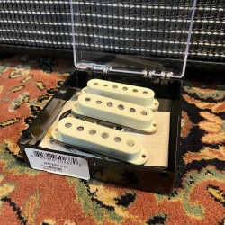Fender Pure Vintage '65 Strat Set (2020's) USA Fender - 2