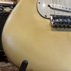 Fender Stratocaster with 3-Bolt Neck, Maple Fretboard 1976 - Olympic White Fender - 1