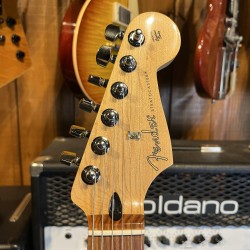 Fender Player Stratocaster with Pau Ferro Fretboard 2021 -3-Color Sunburst Fender - 3