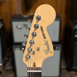 Fender American Performer Mustang with Rosewood Fretboard 2018 - Present - 3-Tone Sunburst with Hepcat Strat Serie L pickups Fen