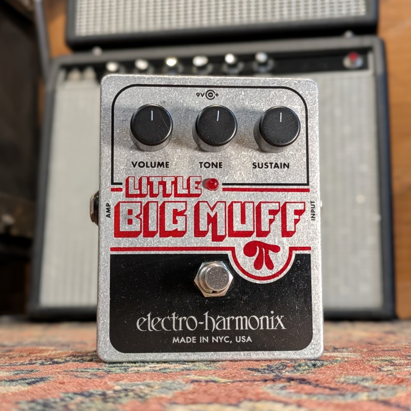 Electro-Harmonix Little Big Muff Pi Distortion / Sustainer 2006 - Present - Gray / Black / Red Electro Harmonix - 3 Electro-Harmonix Little Big Muff Pi Distortion / Sustainer 2006 - Present - Gray / Black / Red Electro Harmonix - 3