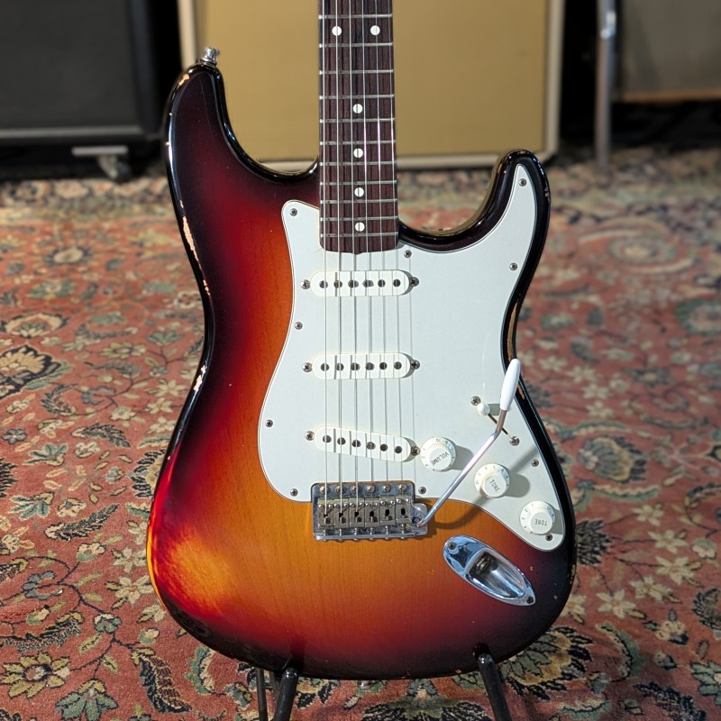 Fender Stratocaster John Cruz / Cunetto Custom Shop - 1998 - Sunburst relic Fender - 16 Fender Stratocaster John Cruz / Cunetto Custom Shop - 1998 - Sunburst relic Fender - 16