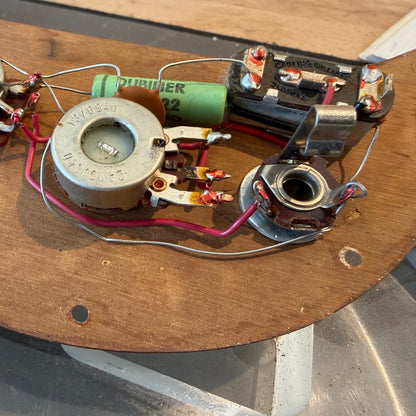 Ampeg Dan Armstrong Lucite Guitar 1971 - Clear