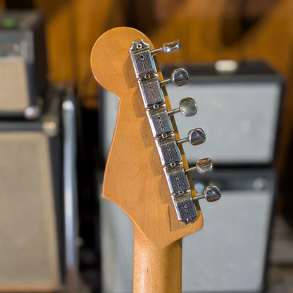 Fender Stratocaster (Neck and body assemble from different Fender)