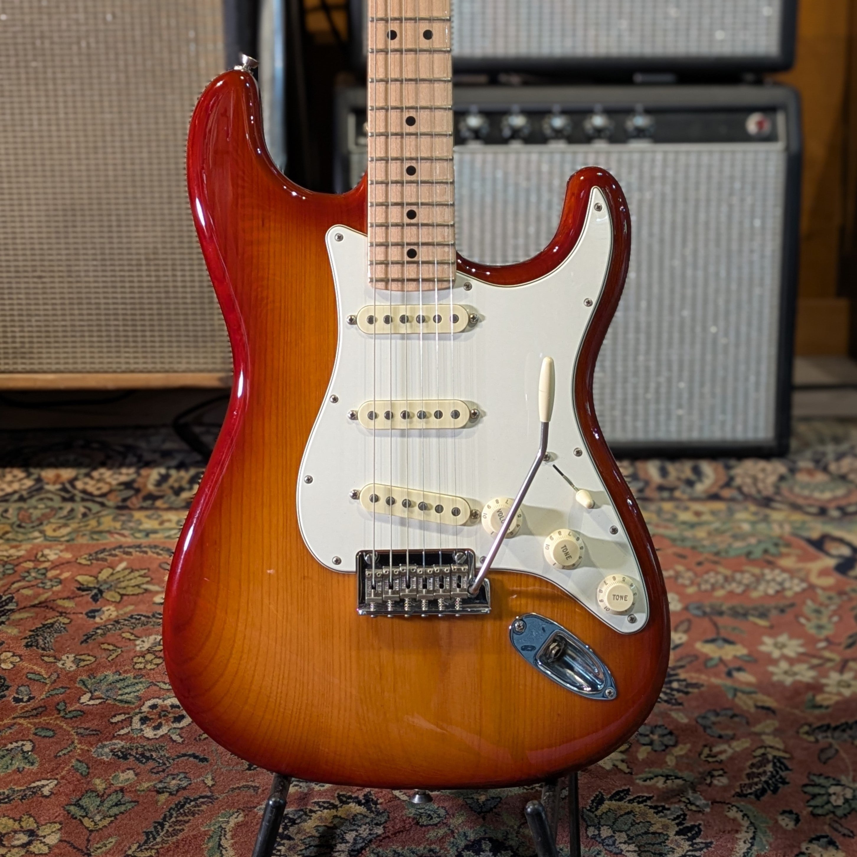 Fender American Professional Stratocaster with Maple Fretboard 2019