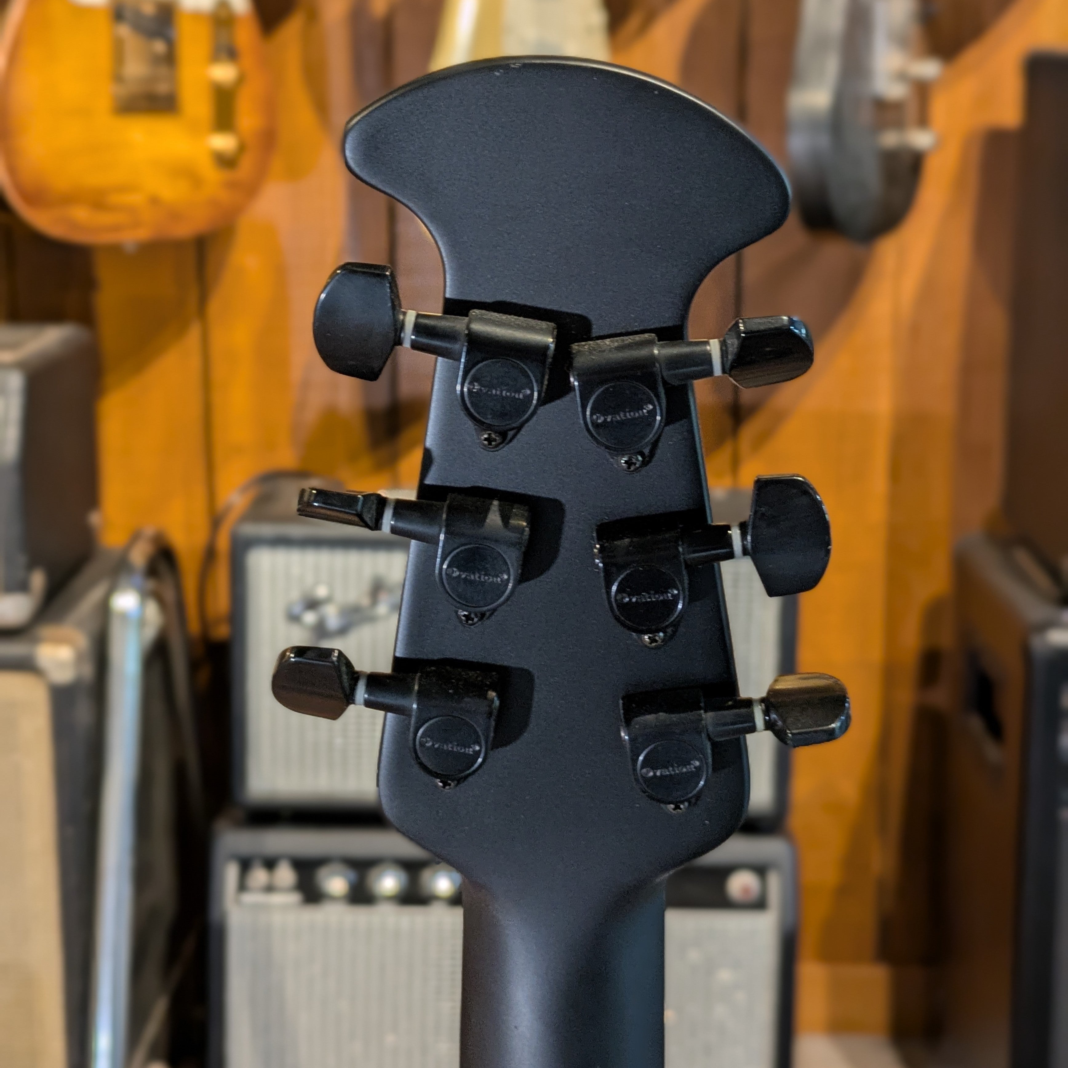 Ovation CC54i Celebrity Acoustic/Electric IDEA MID Depth Black