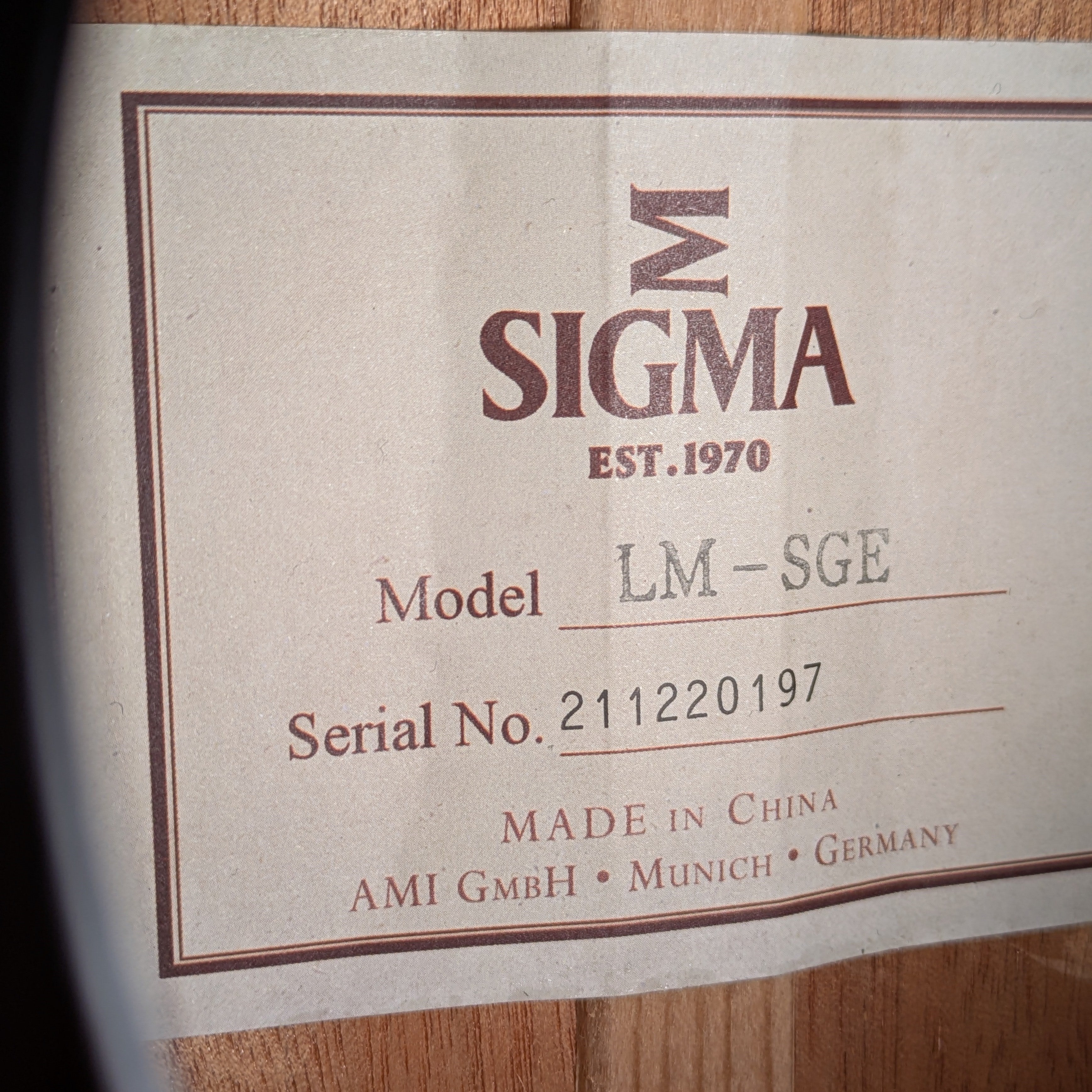 Sigma LM-SGE - Satin Sunburst